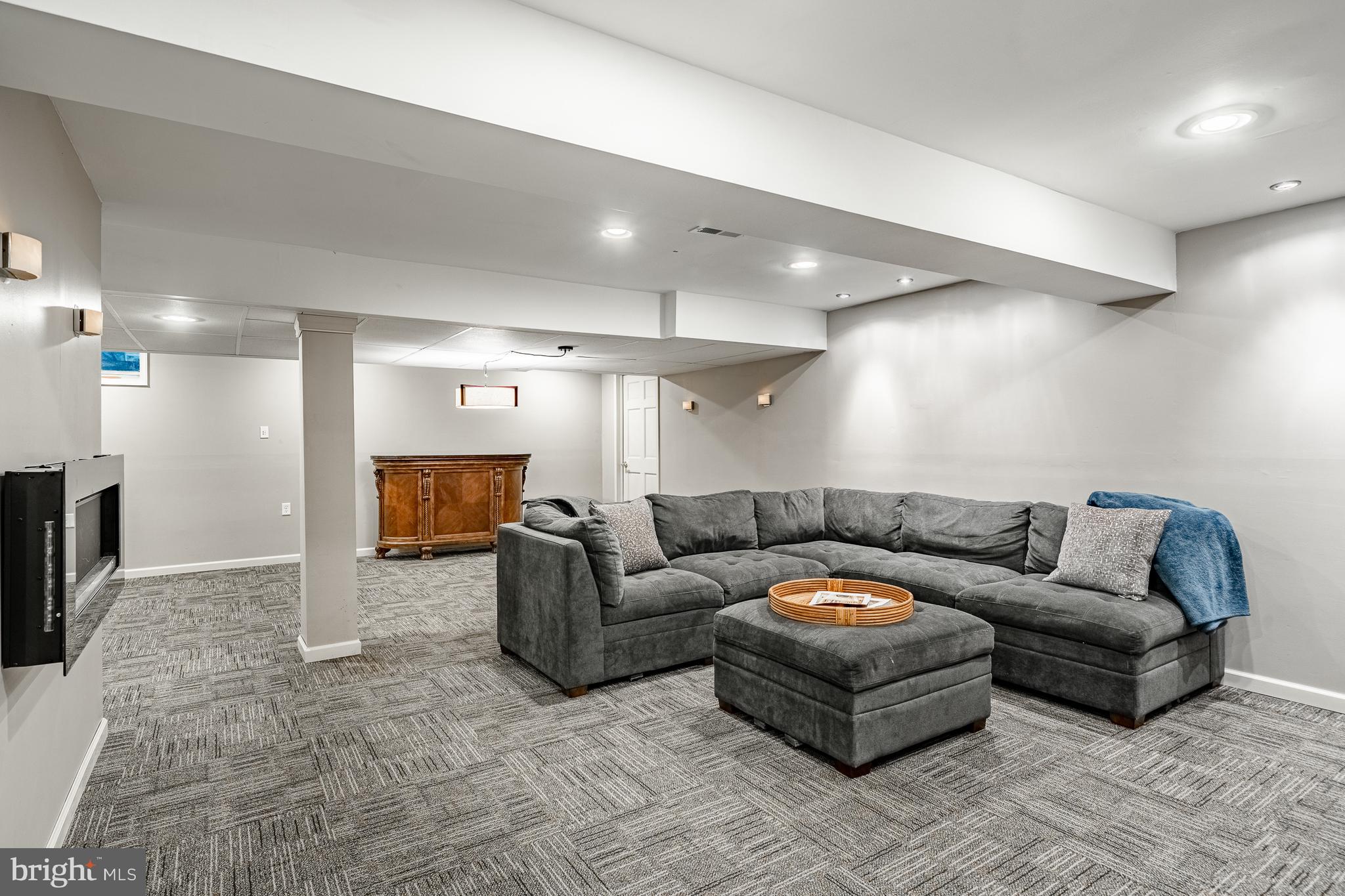 MEADOW WOODS - Residential