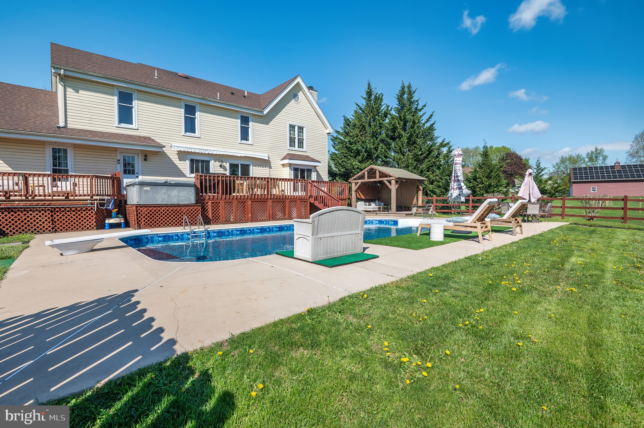 MEADOW WOODS - Residential