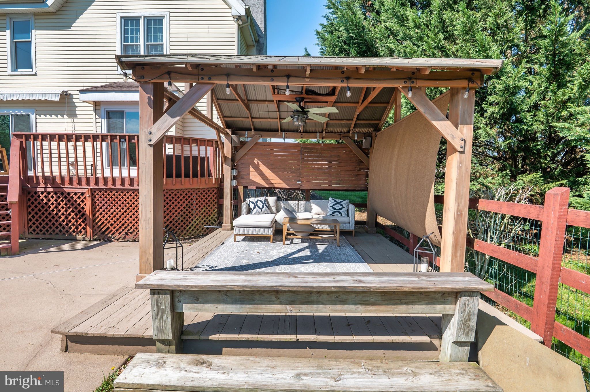 MEADOW WOODS - Residential