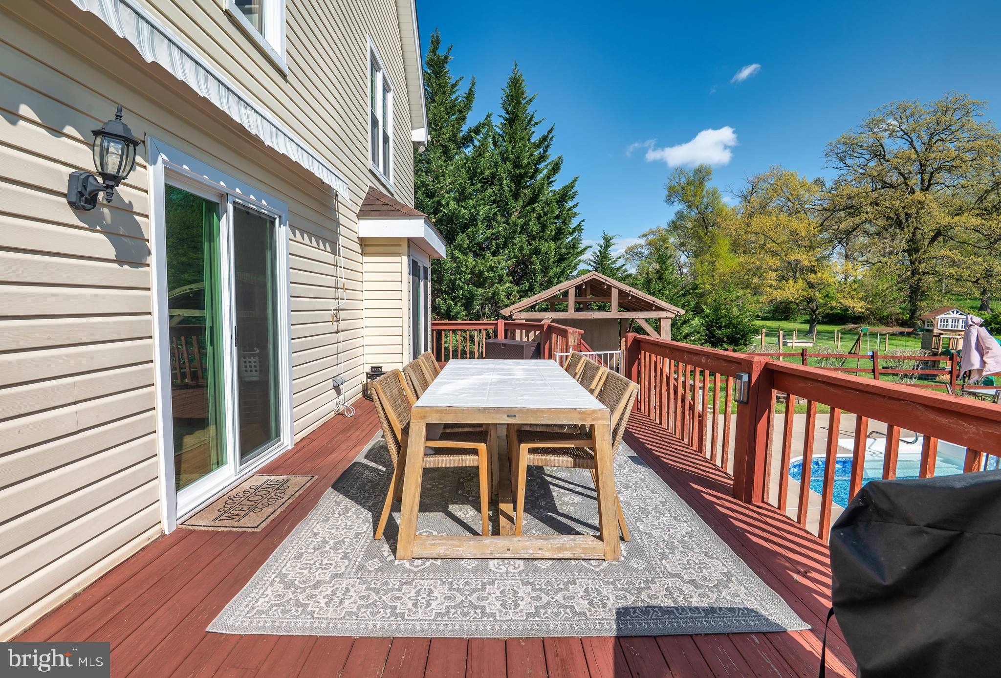 MEADOW WOODS - Residential