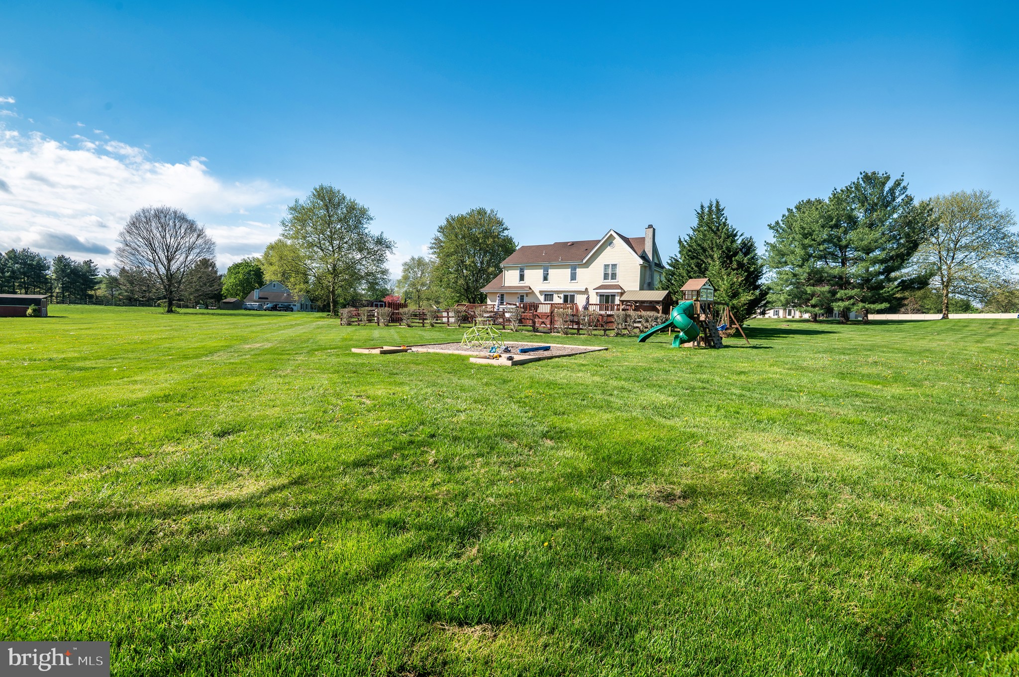 MEADOW WOODS - Residential