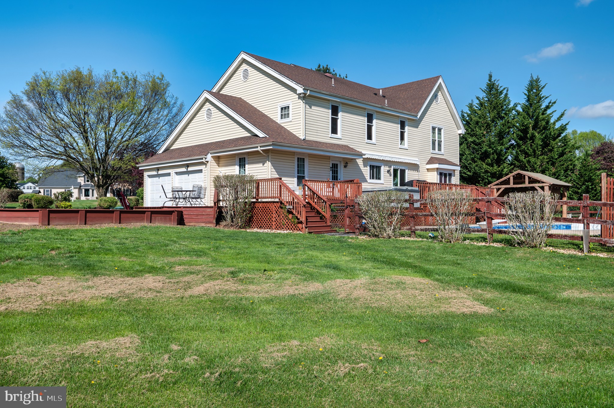 MEADOW WOODS - Residential