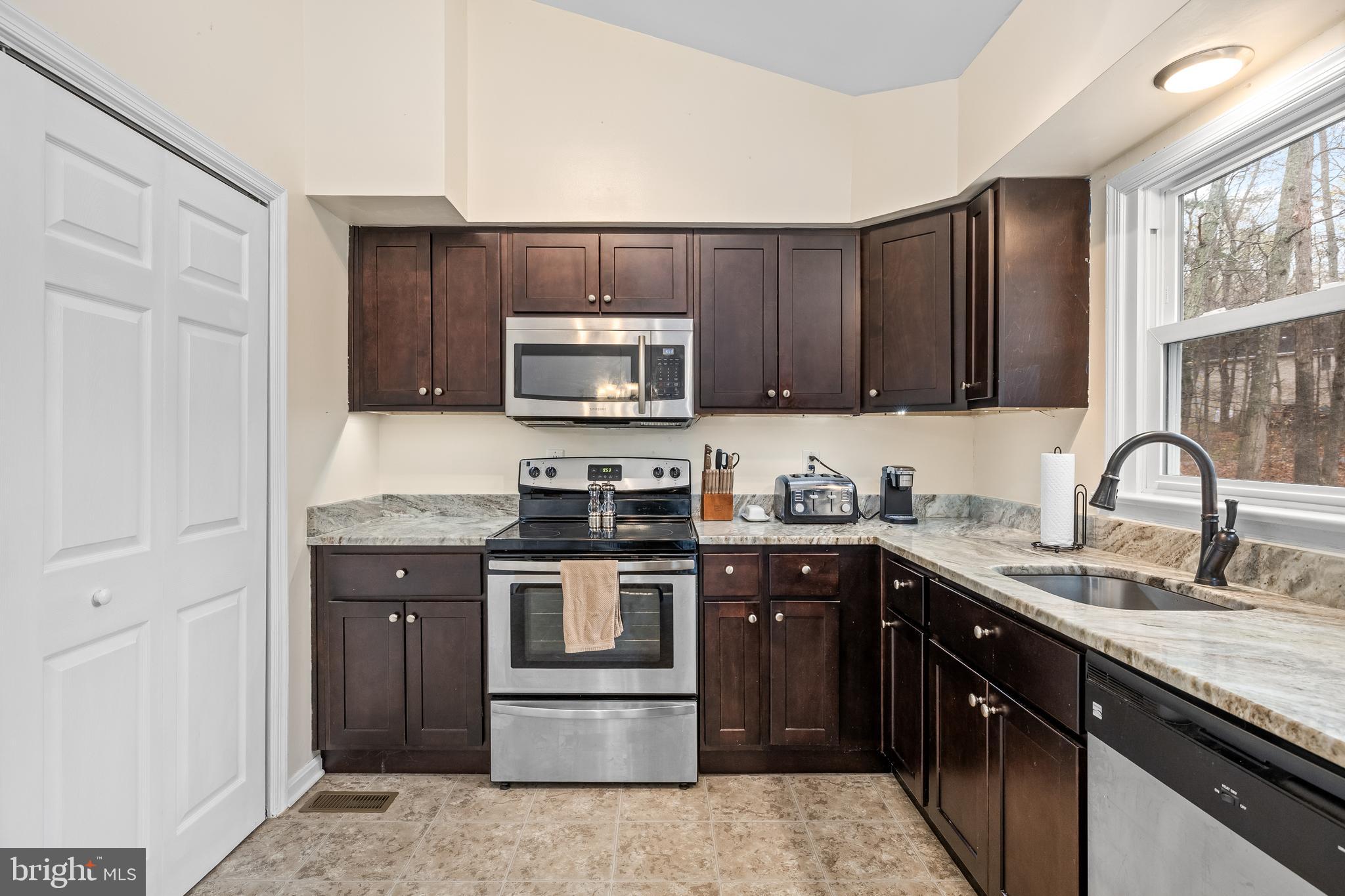 LAKE WILDERNESS - Residential