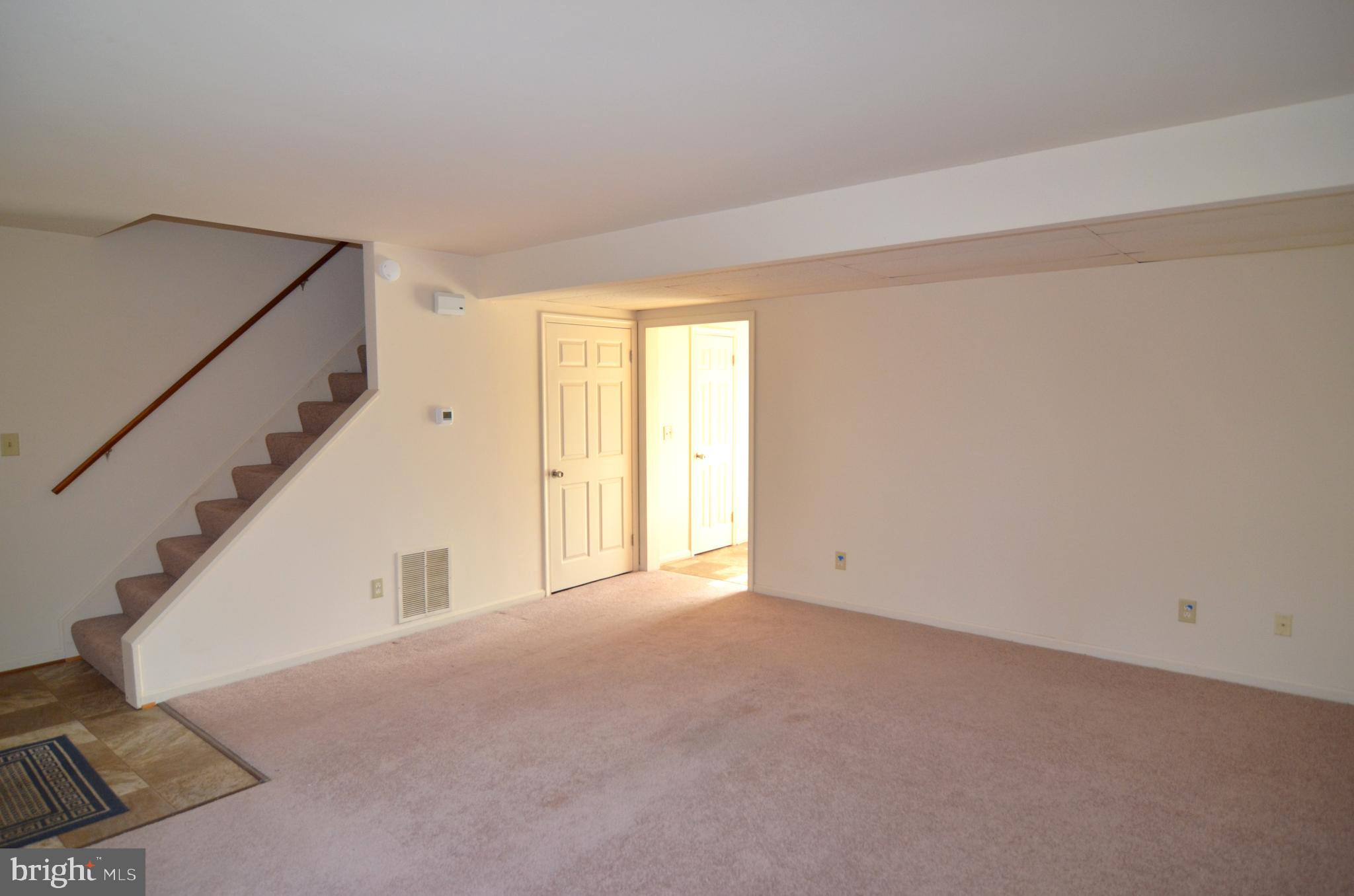 SPRING VALLEY - Residential Lease