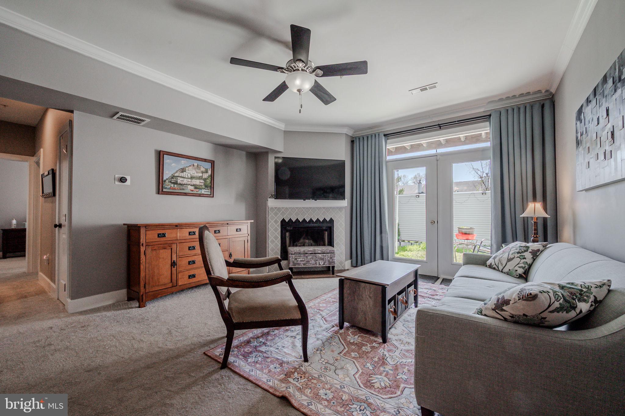 WATERS EDGE - Residential