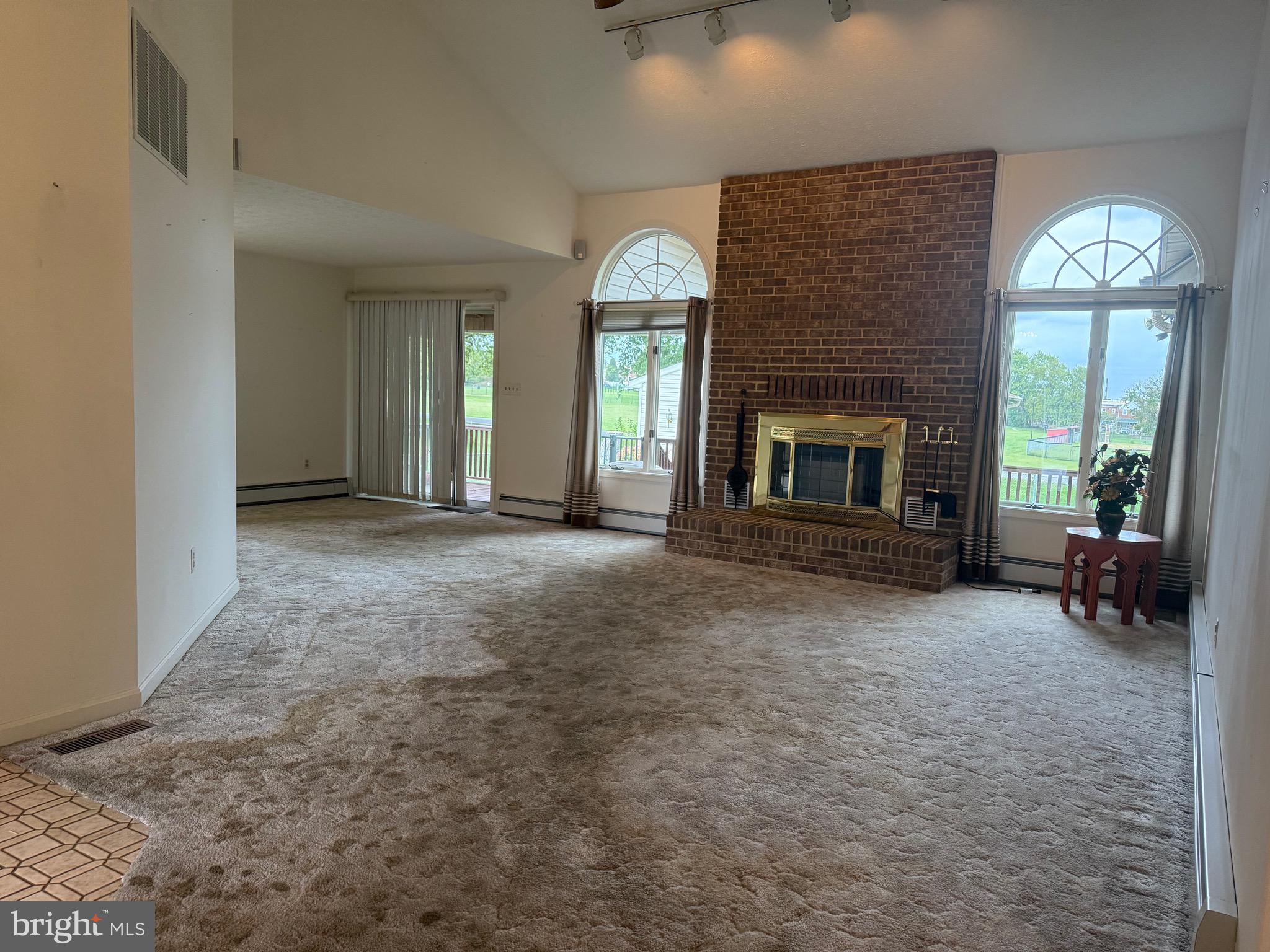 DUNDALK FARMS - Residential