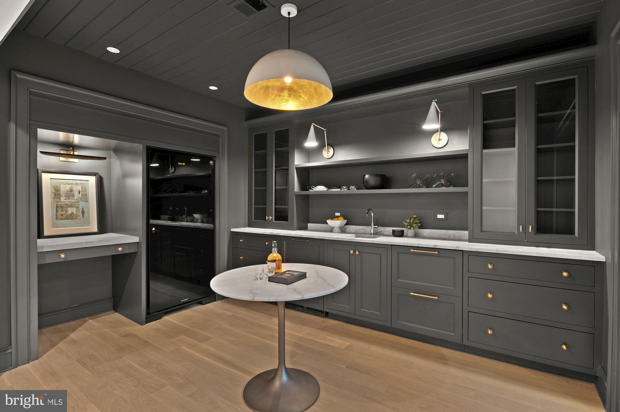 COUNTRY CLUB HILLS - Residential