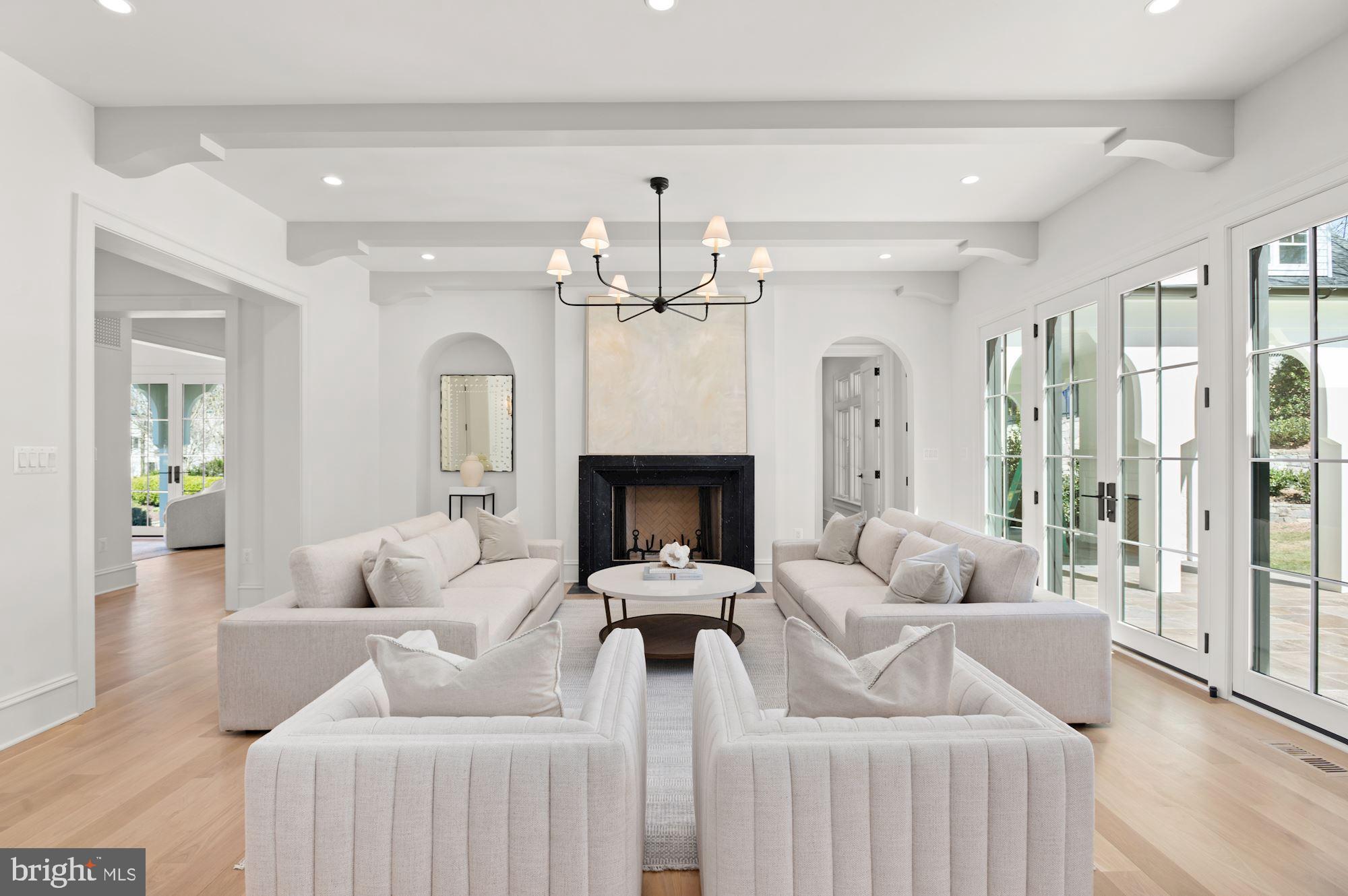 COUNTRY CLUB HILLS - Residential