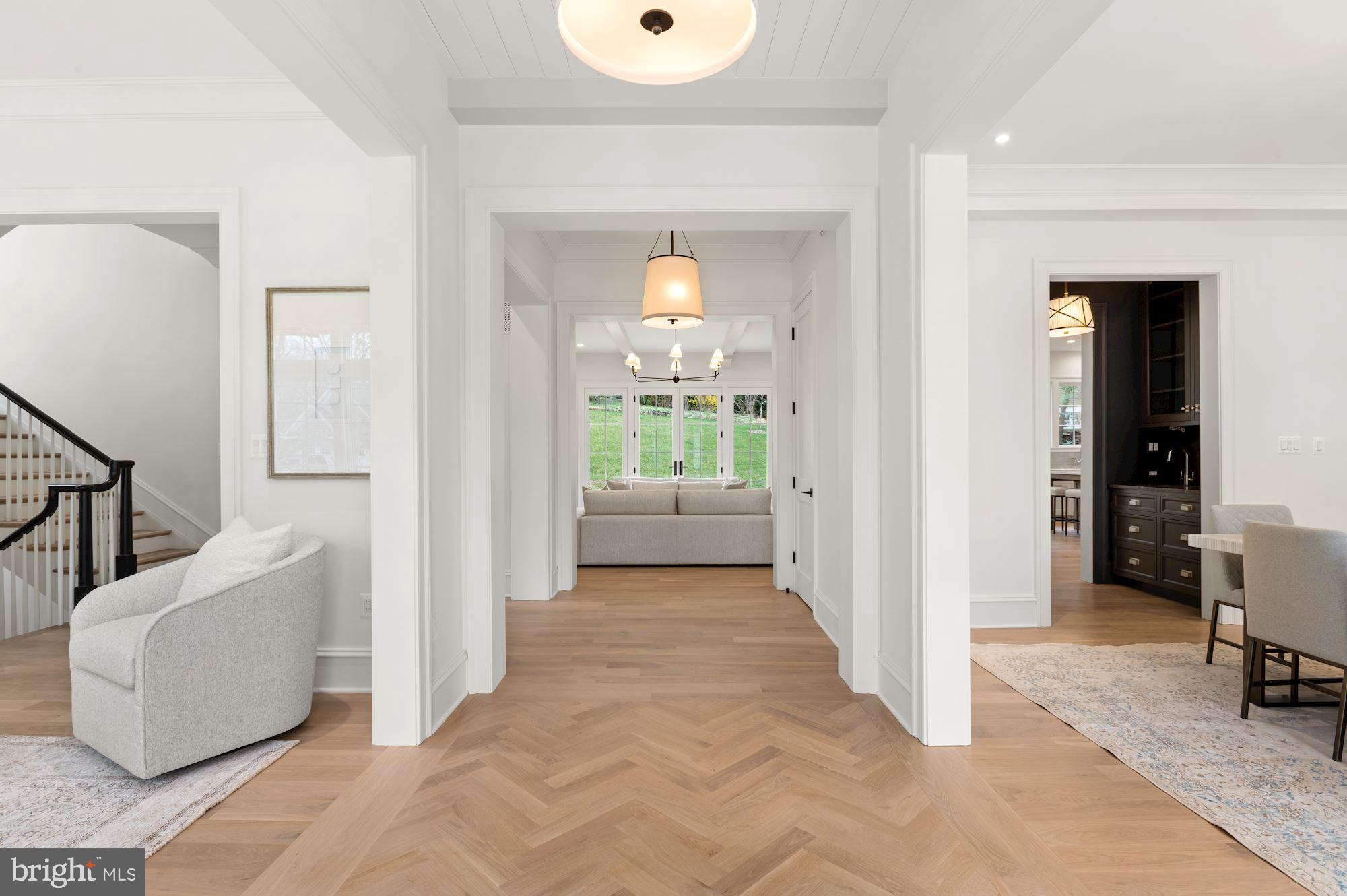 COUNTRY CLUB HILLS - Residential