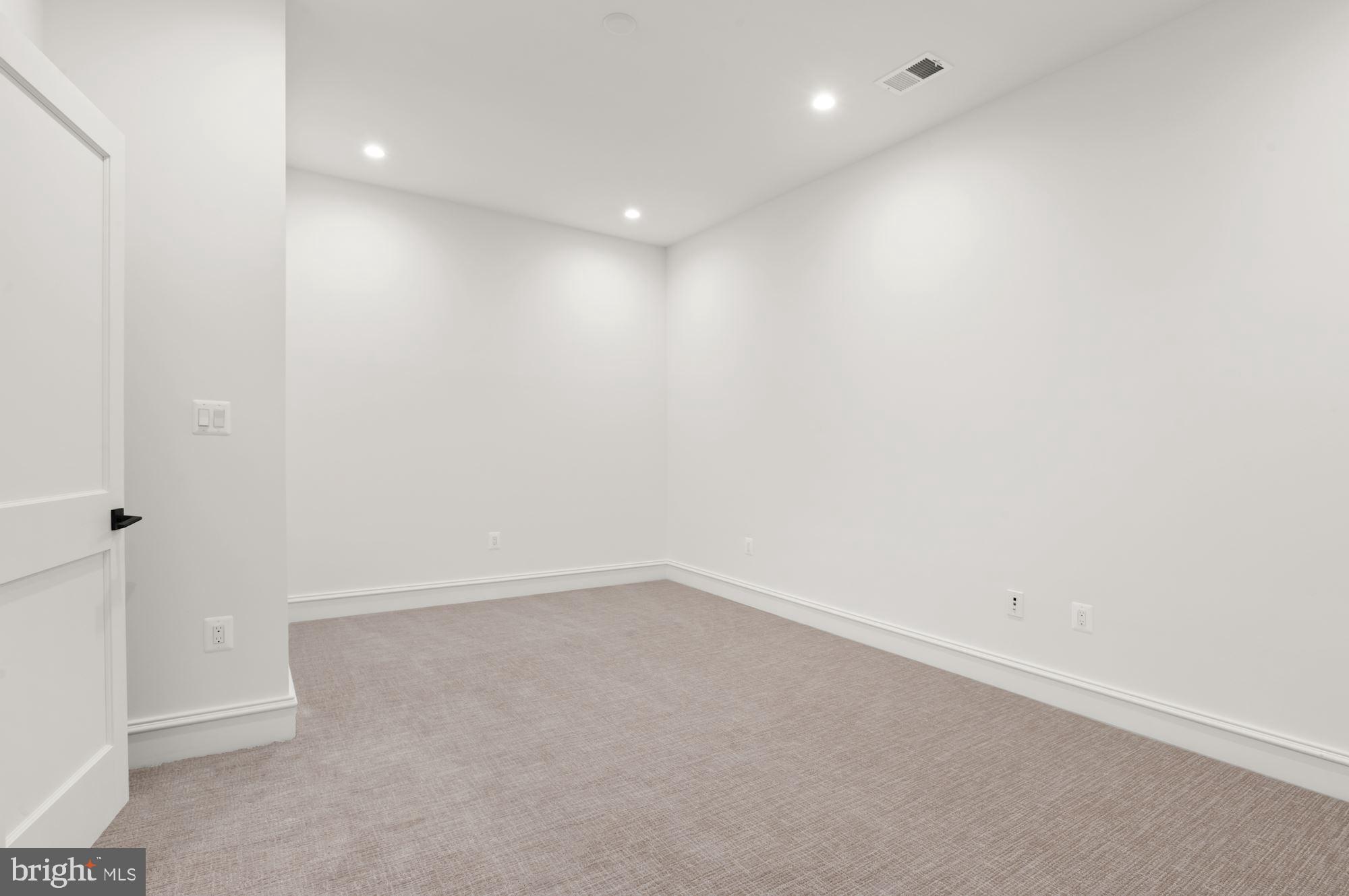 COUNTRY CLUB HILLS - Residential