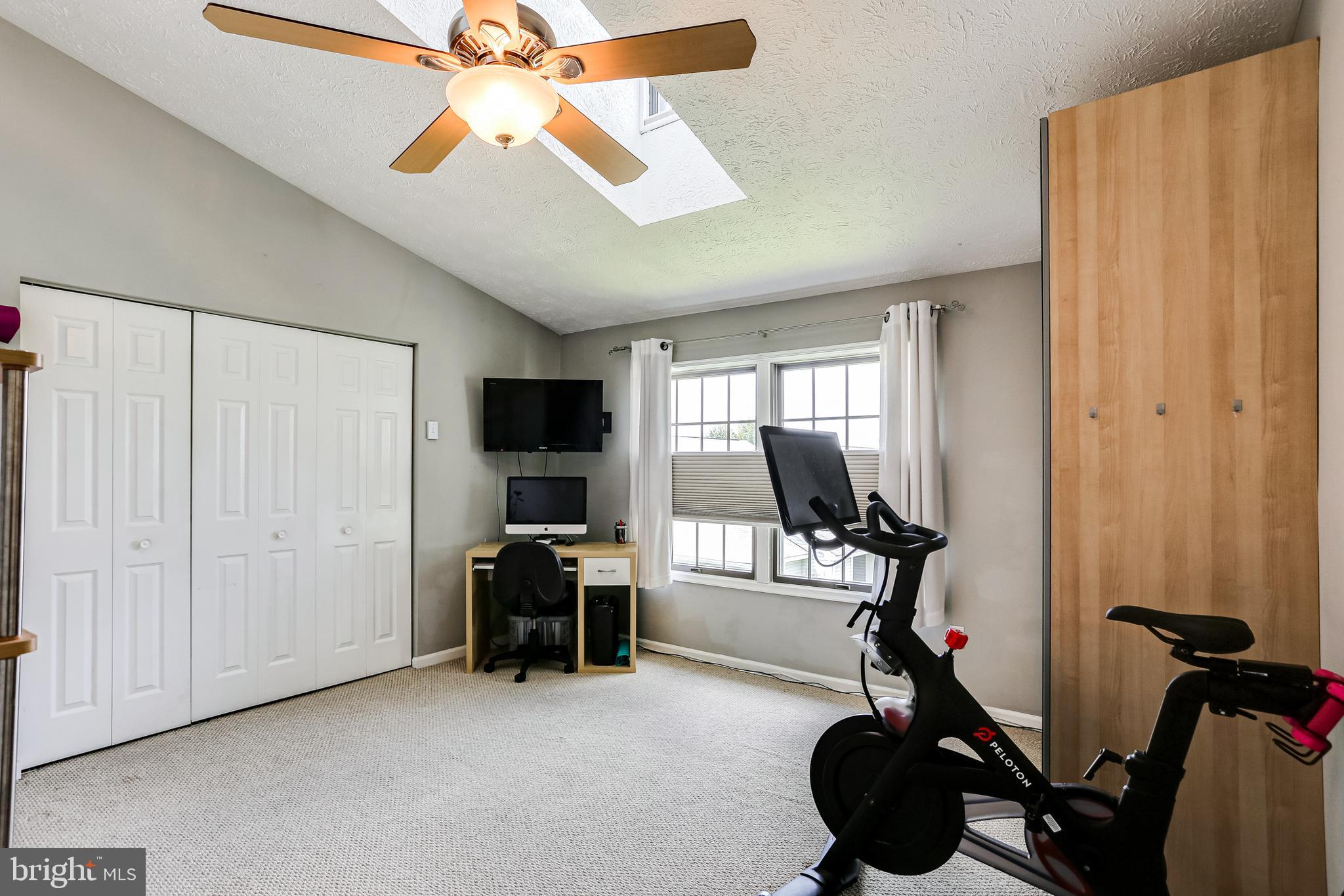 WATERS EDGE AT NORTH LAKE - Residential