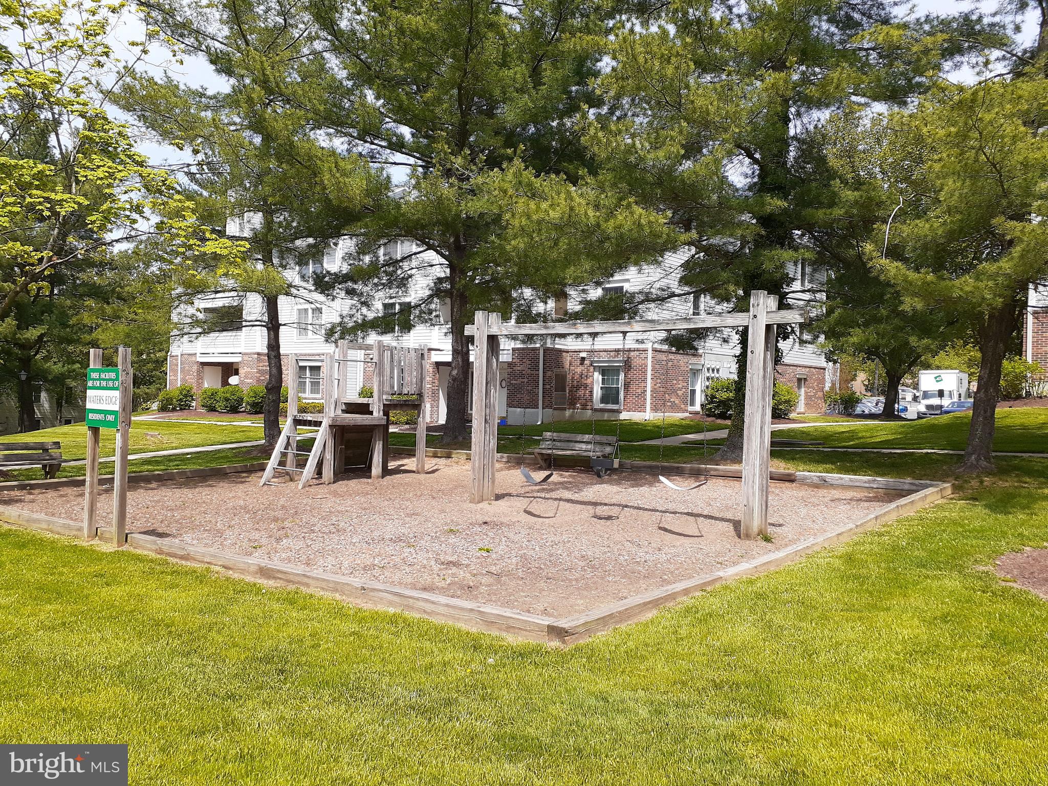 WATERS EDGE AT NORTH LAKE - Residential