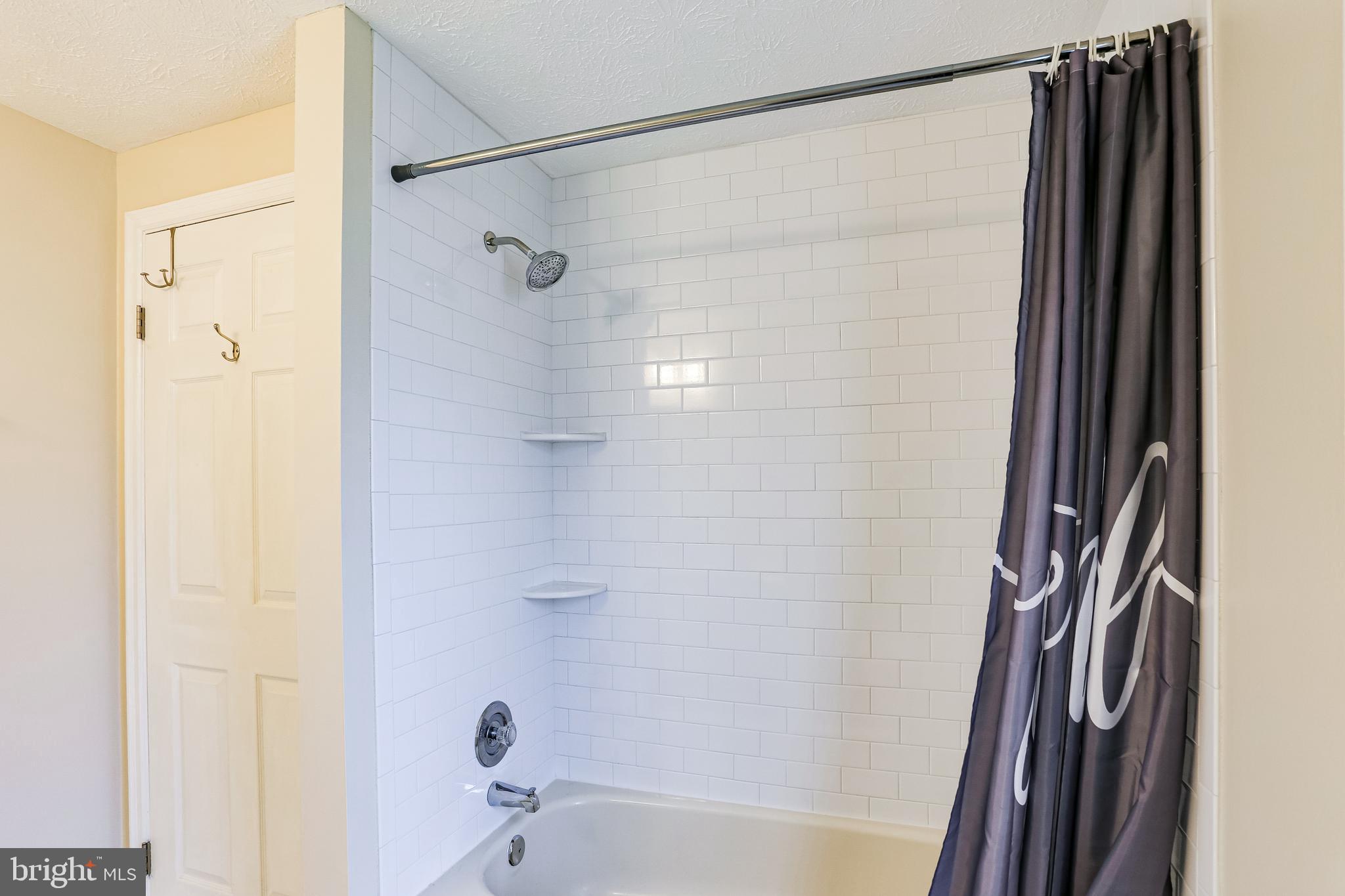 WATERS EDGE AT NORTH LAKE - Residential