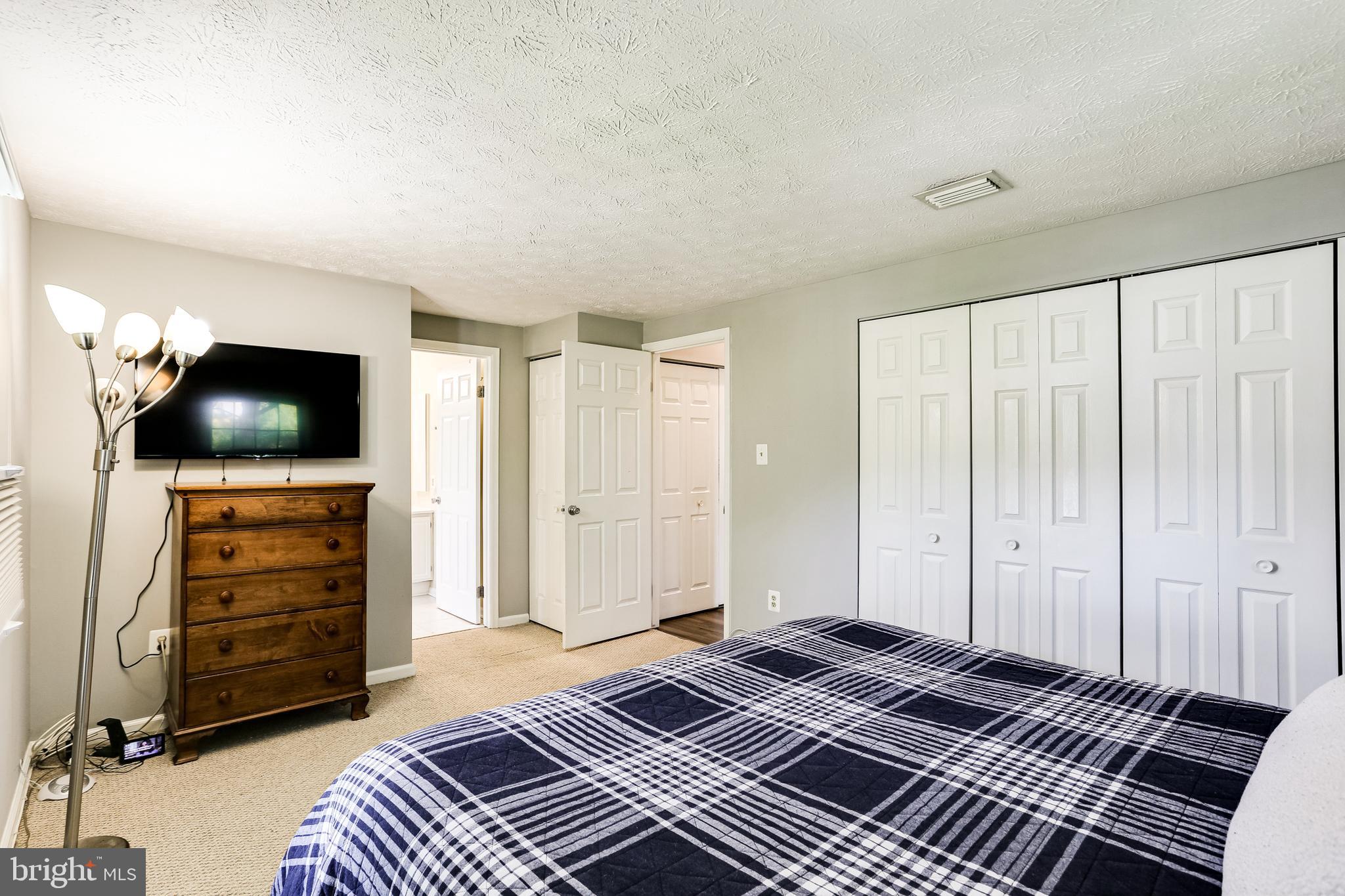 WATERS EDGE AT NORTH LAKE - Residential