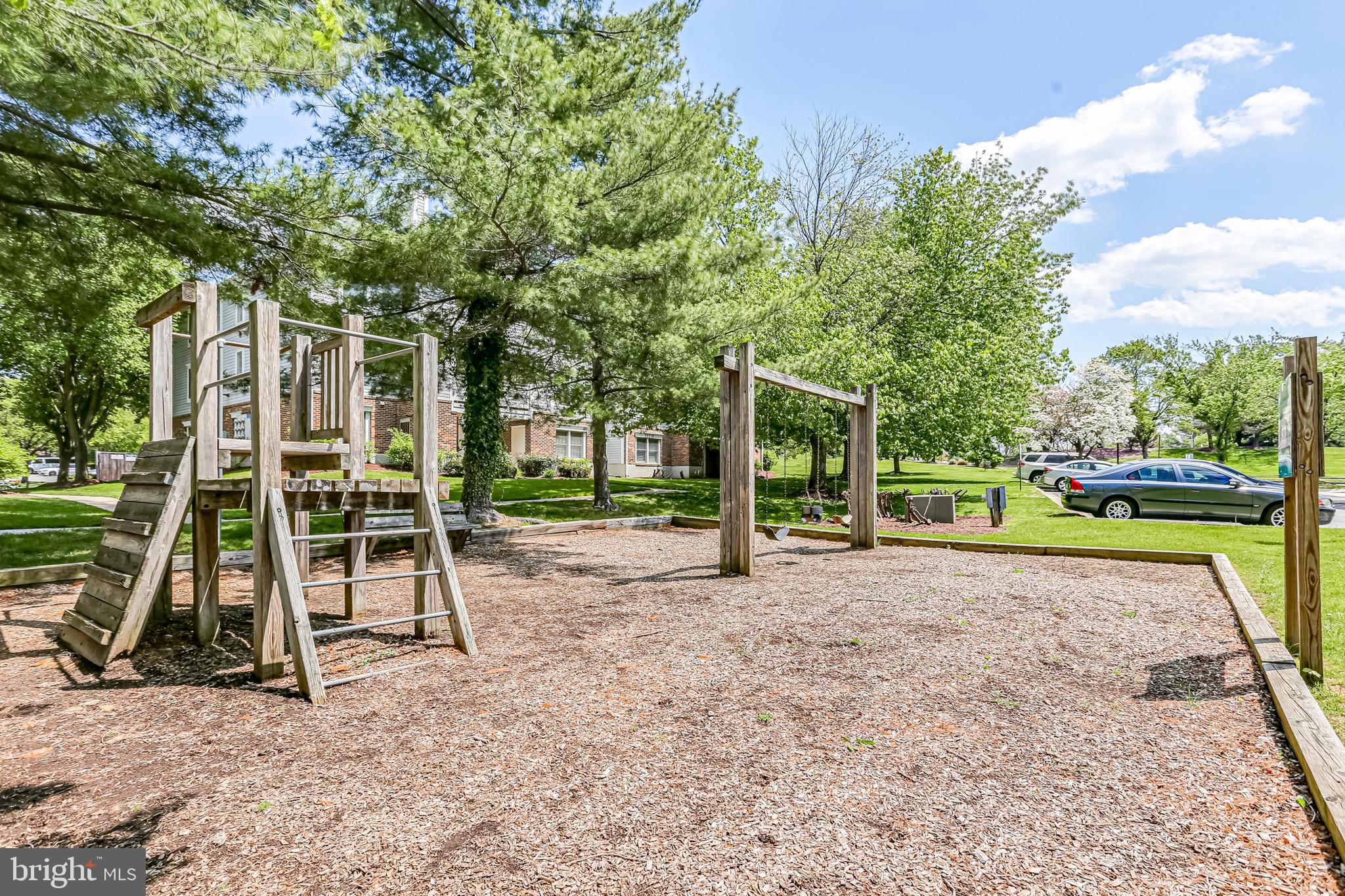 WATERS EDGE AT NORTH LAKE - Residential