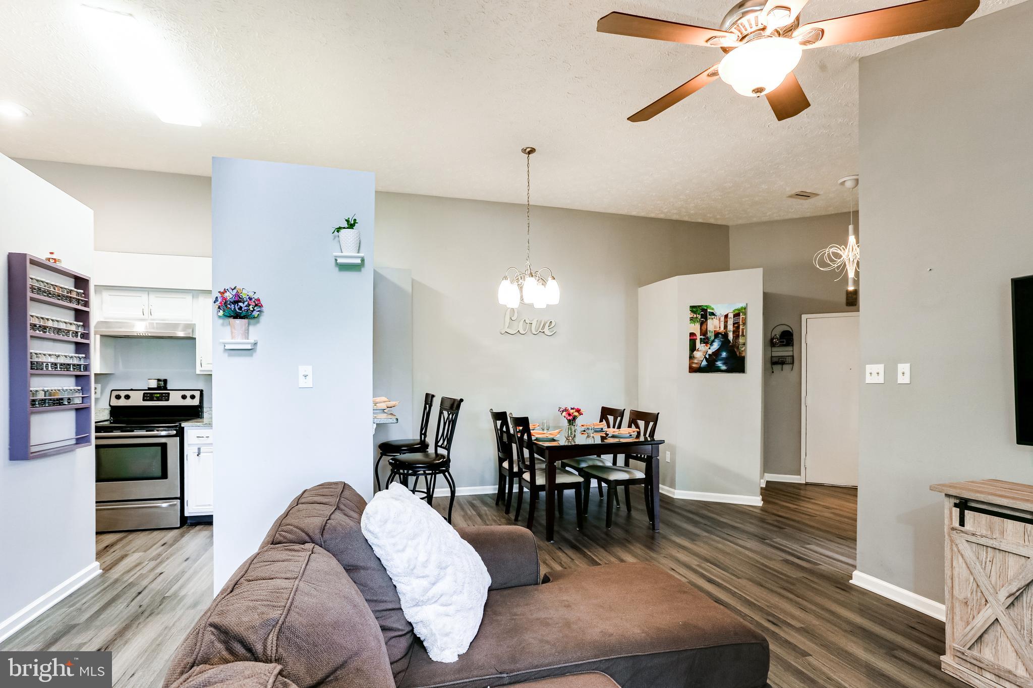 WATERS EDGE AT NORTH LAKE - Residential