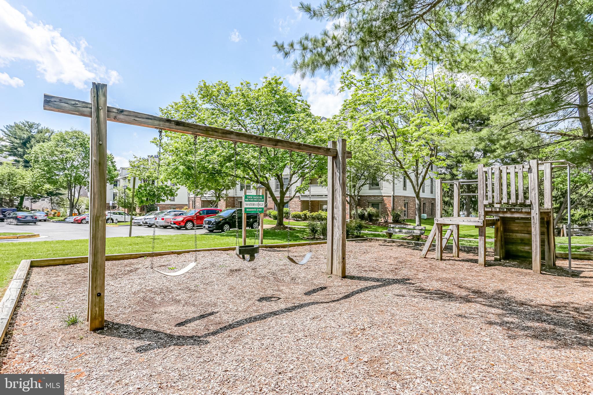 WATERS EDGE AT NORTH LAKE - Residential