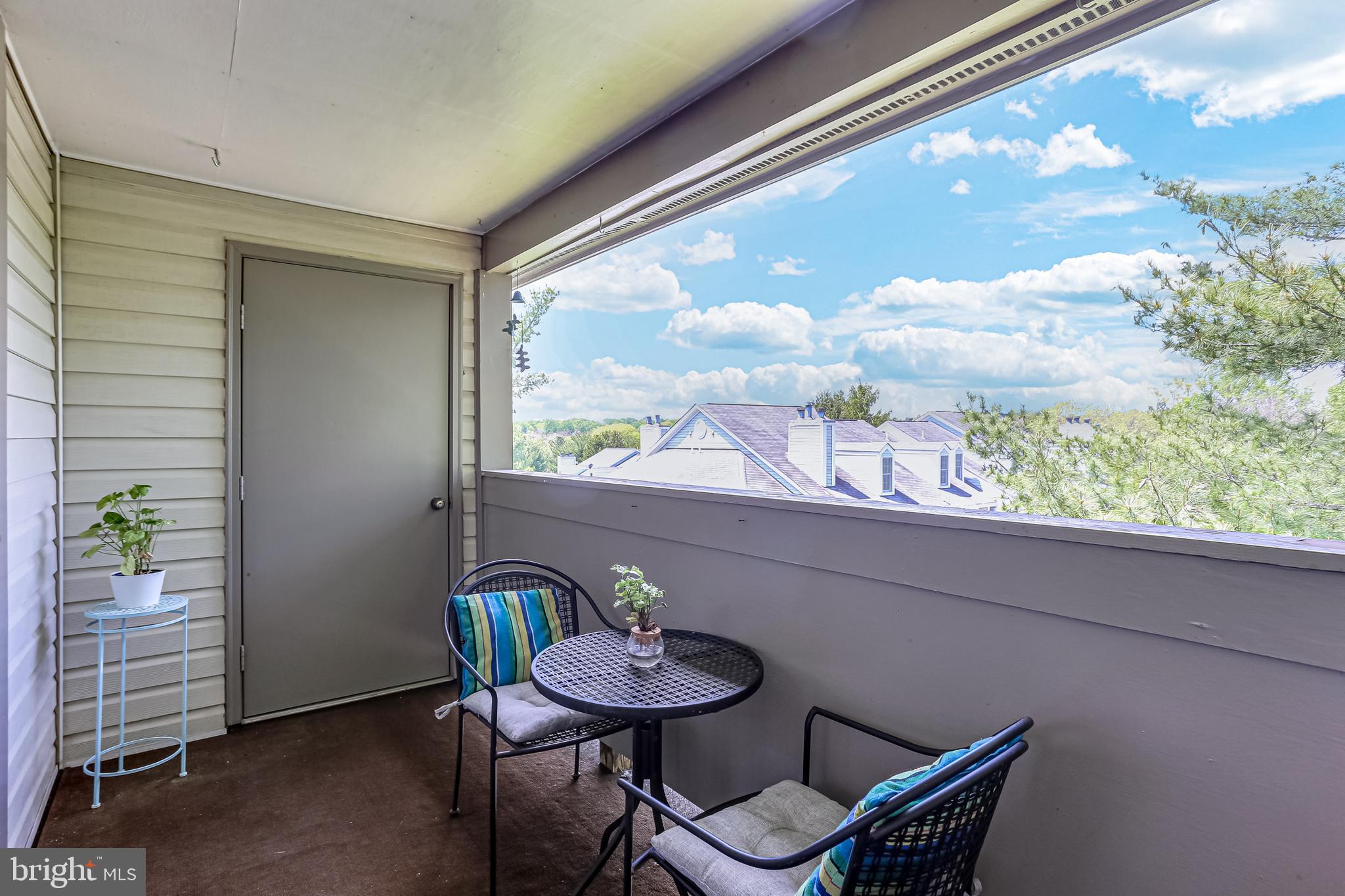 WATERS EDGE AT NORTH LAKE - Residential