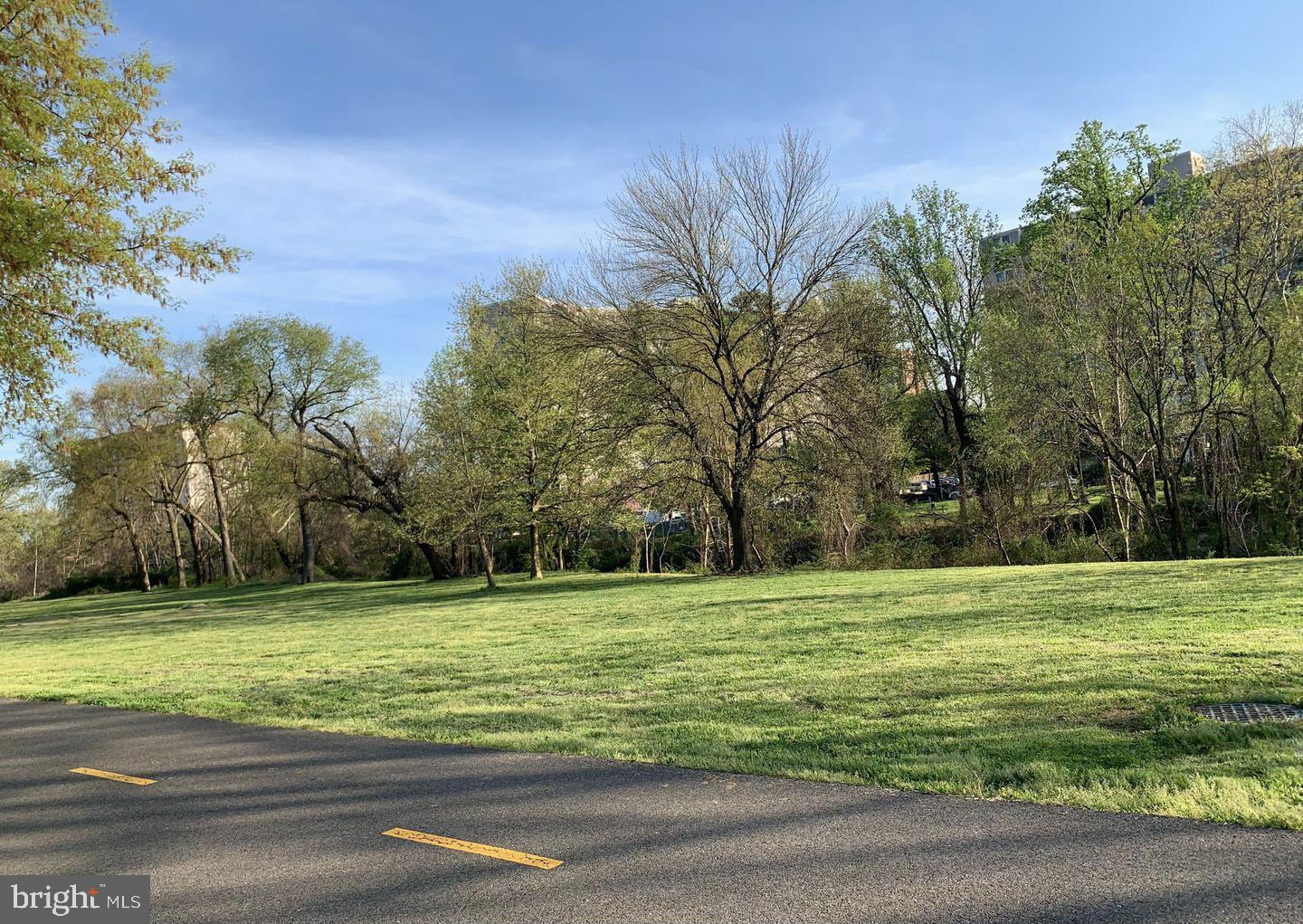 PAVILION ON THE PARK - Residential Lease