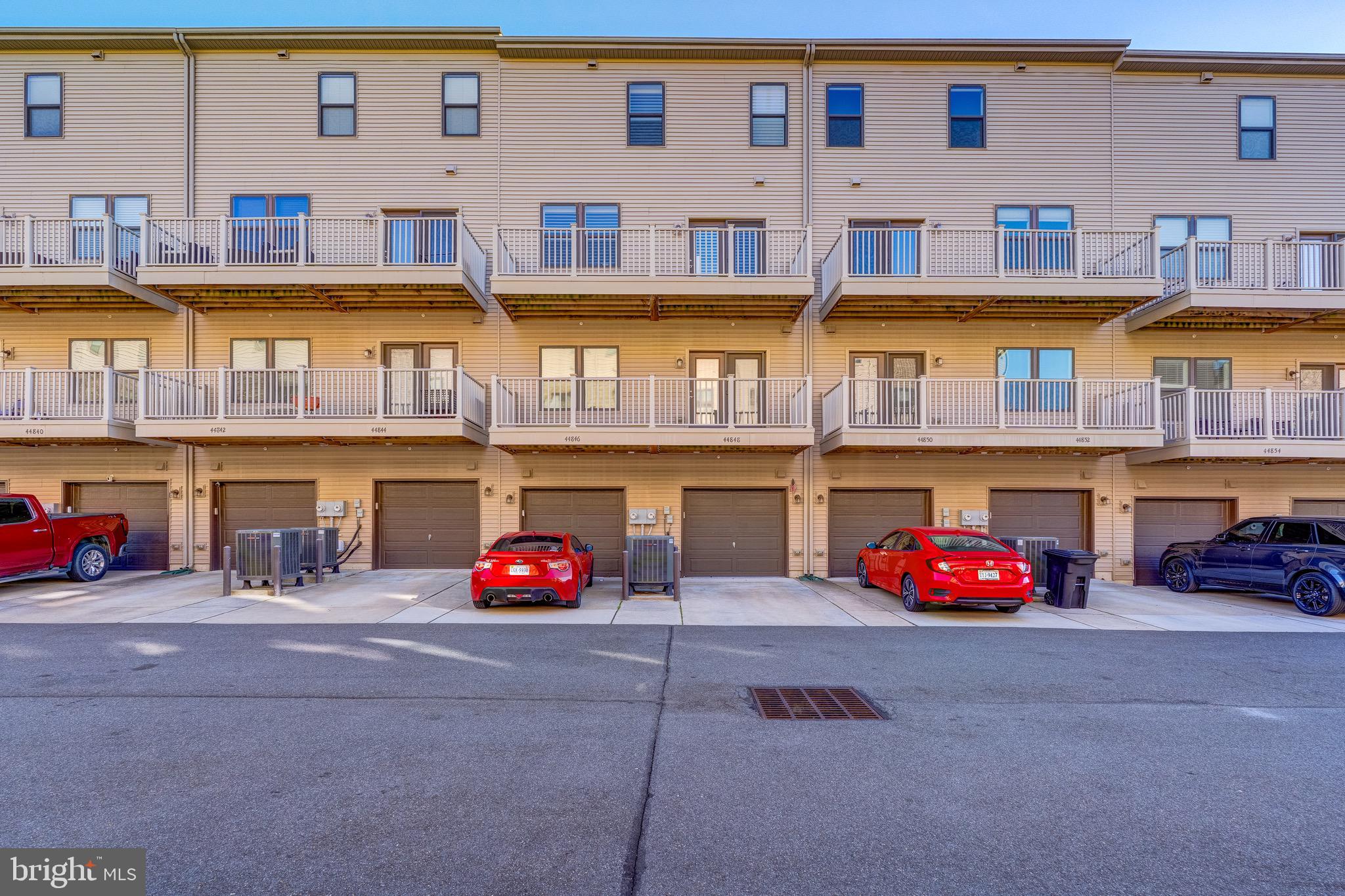 ONE LOUDOUN - Residential