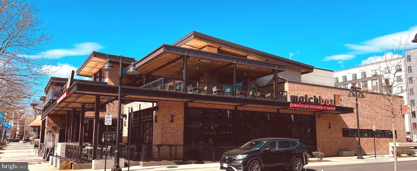 ONE LOUDOUN - Residential