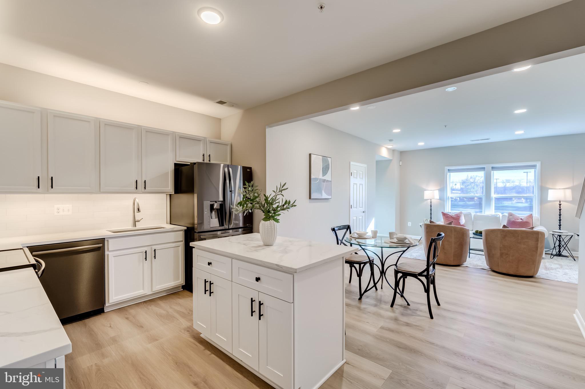 ONE LOUDOUN - Residential