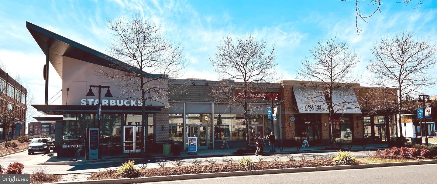 ONE LOUDOUN - Residential