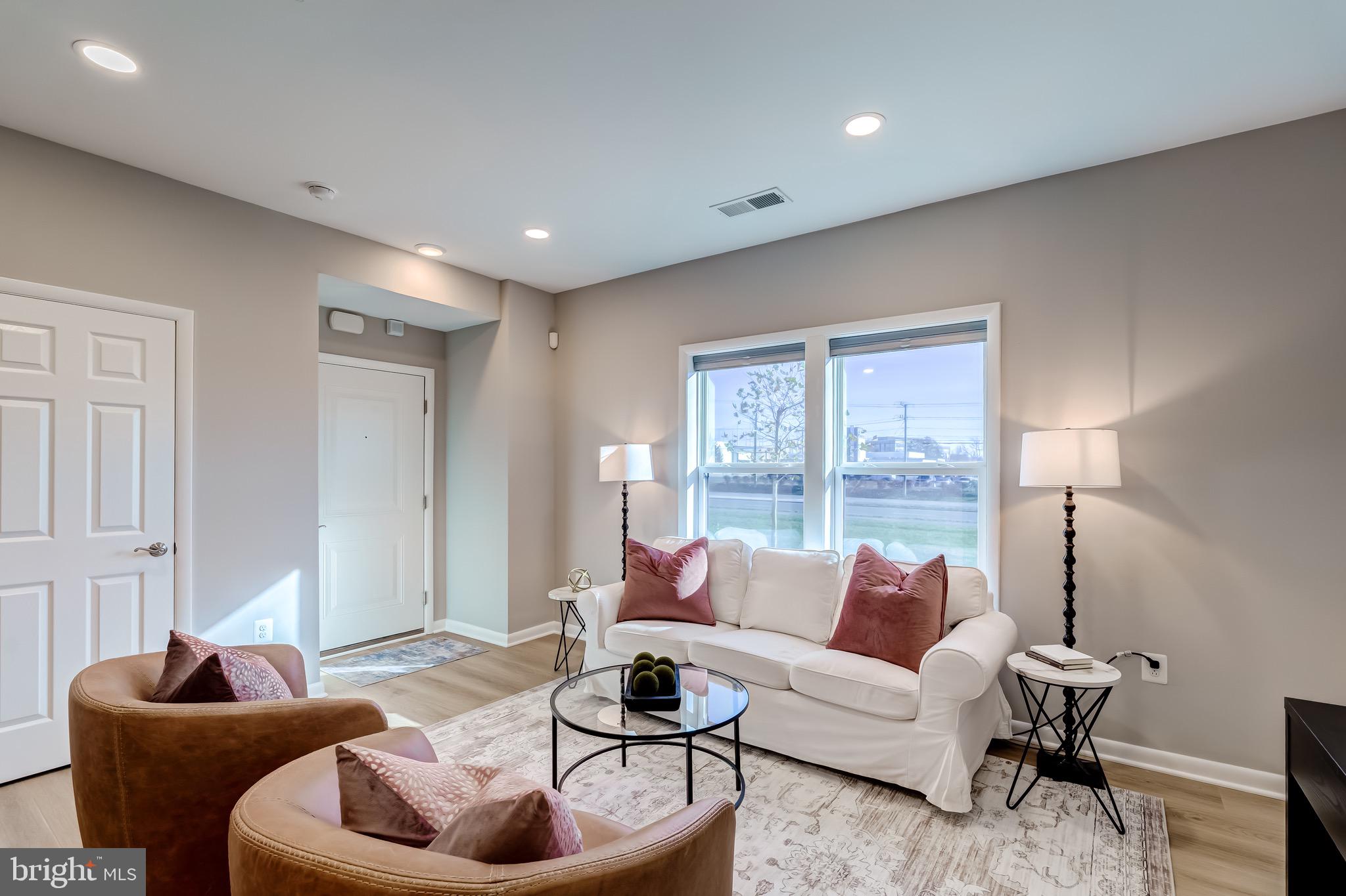 ONE LOUDOUN - Residential