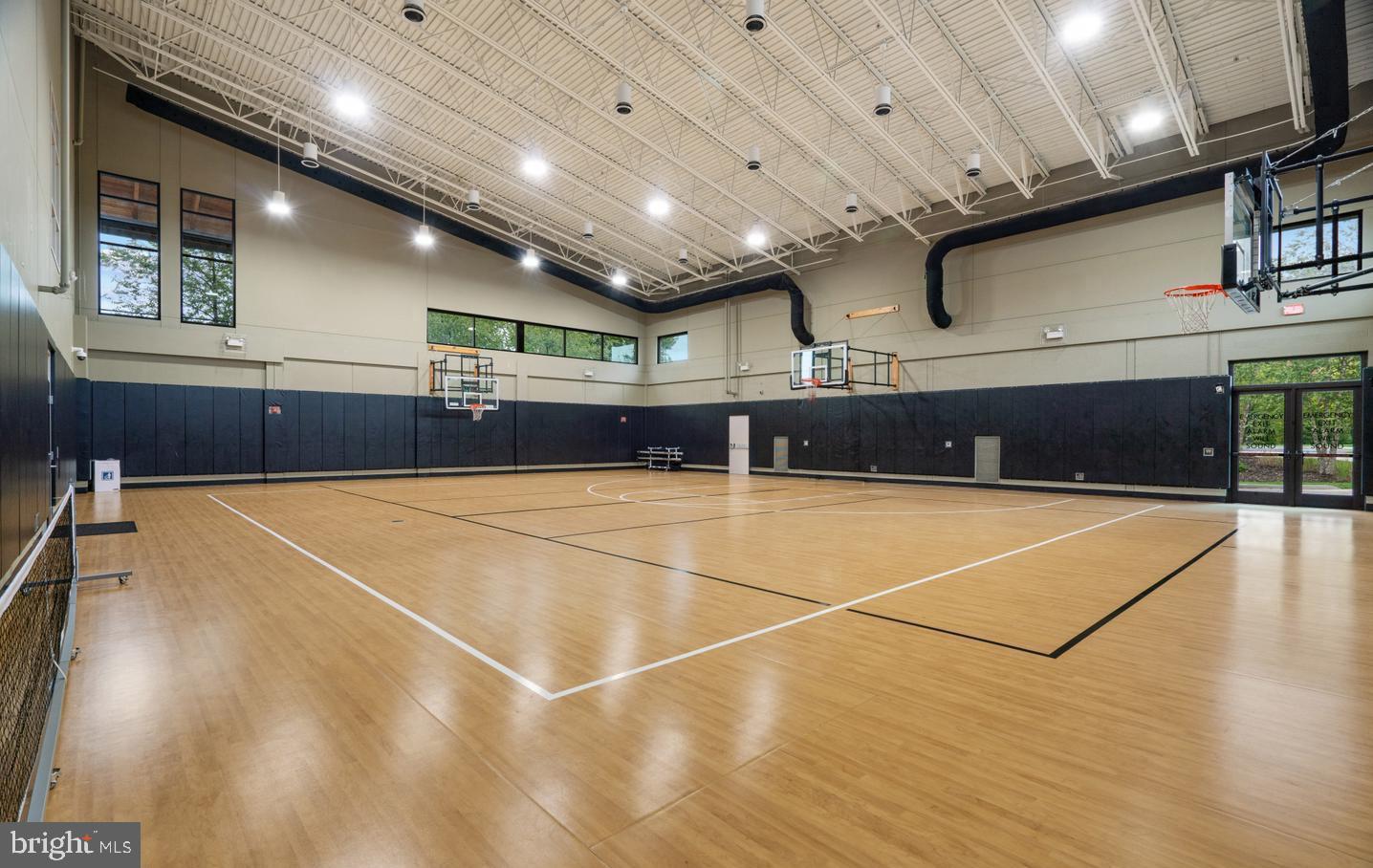 ONE LOUDOUN - Residential