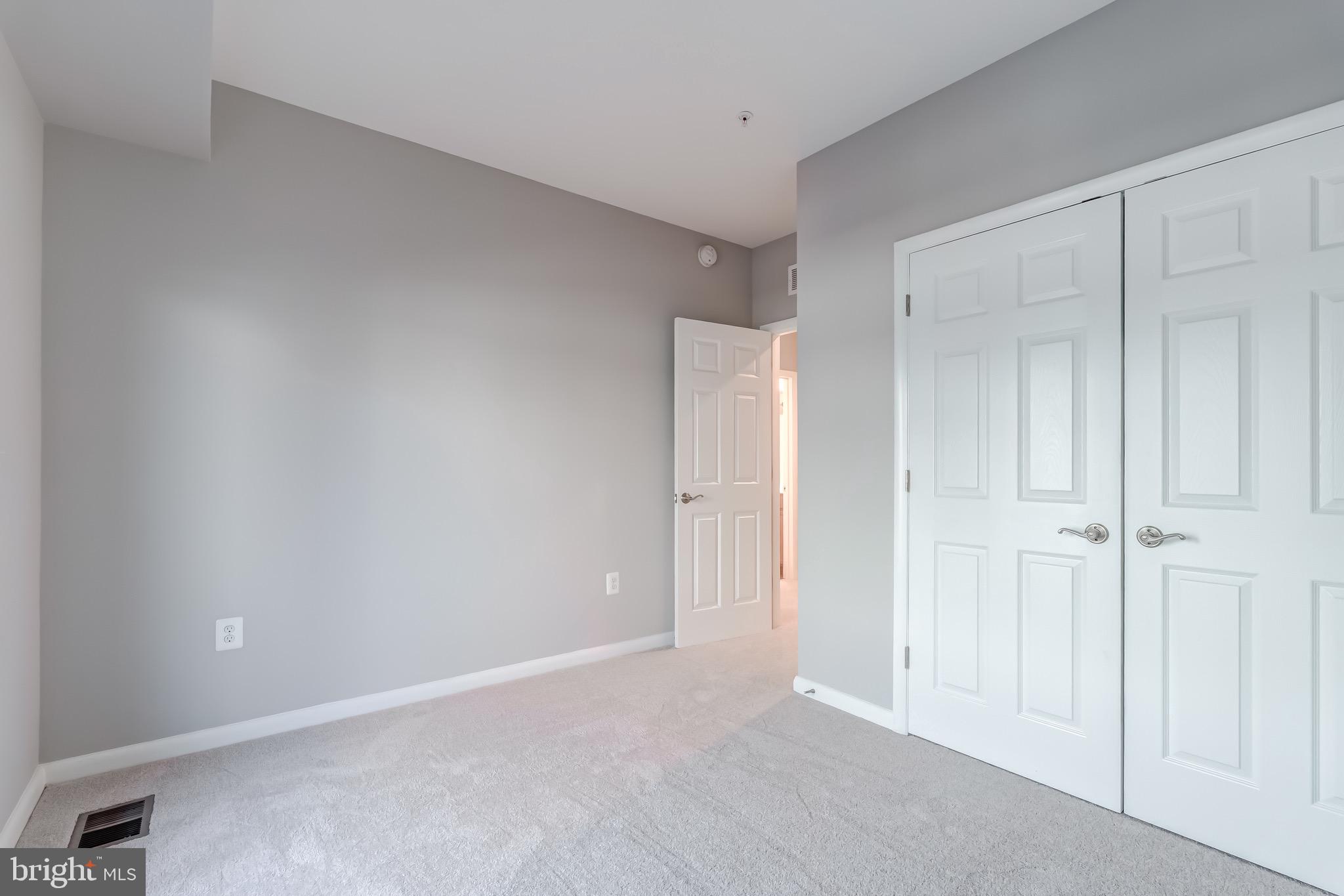 ONE LOUDOUN - Residential