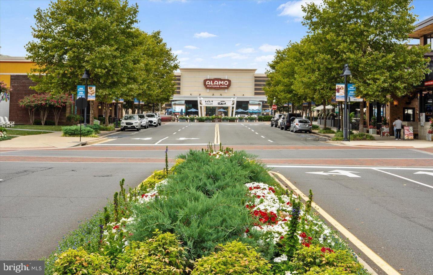 ONE LOUDOUN - Residential