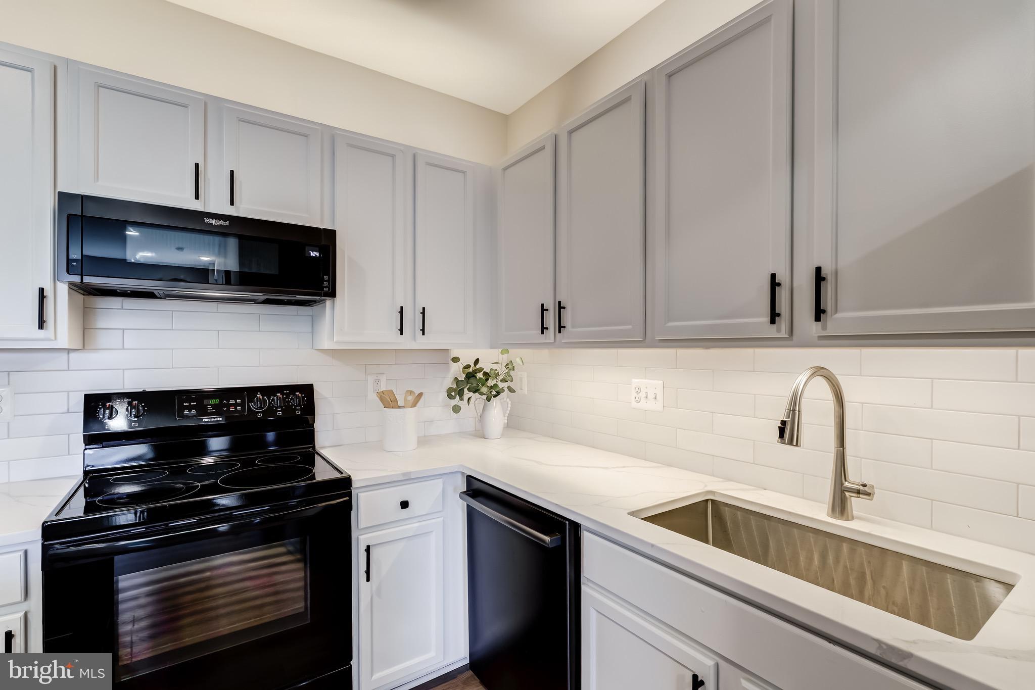 ONE LOUDOUN - Residential