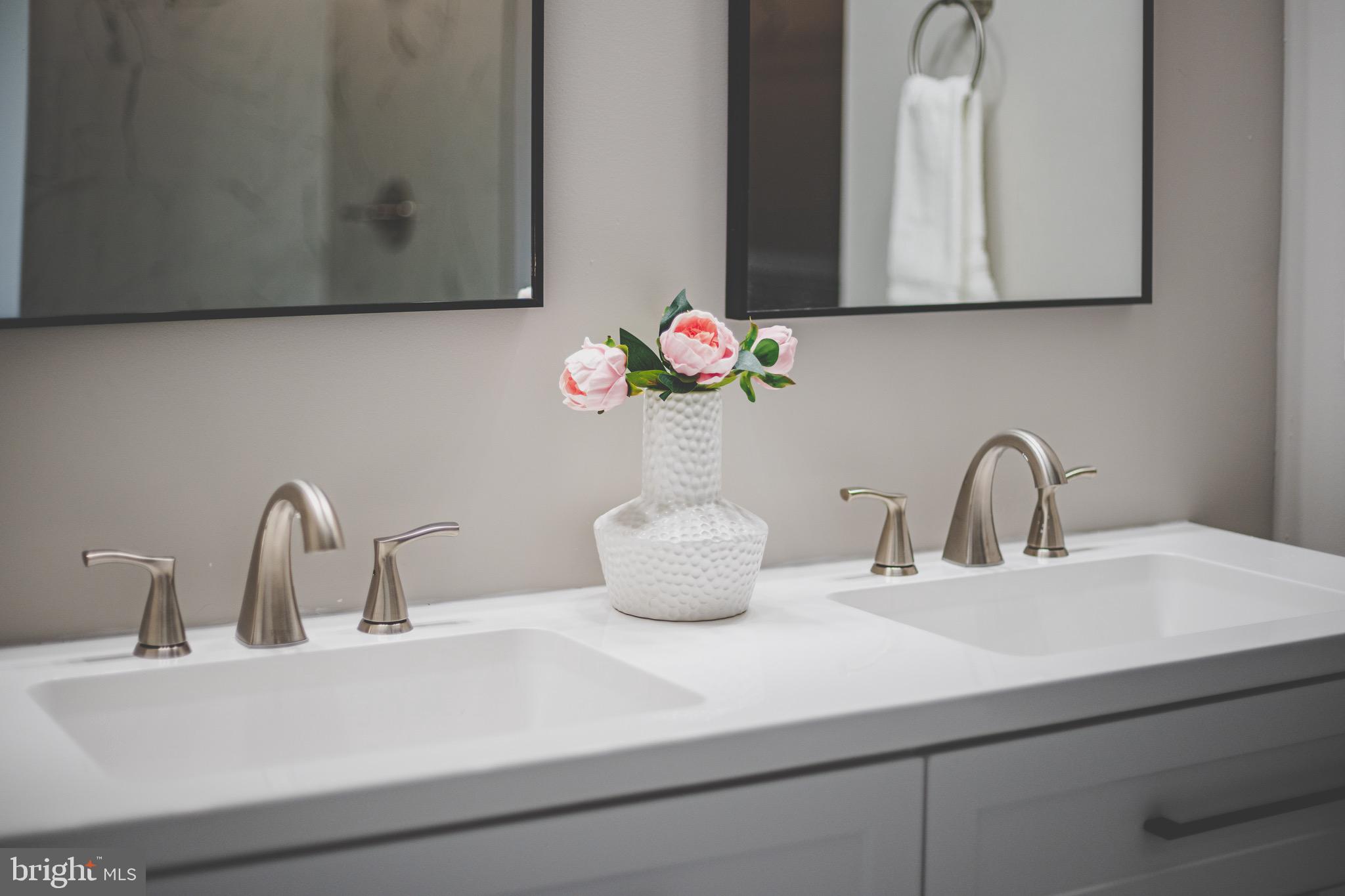 ONE LOUDOUN - Residential