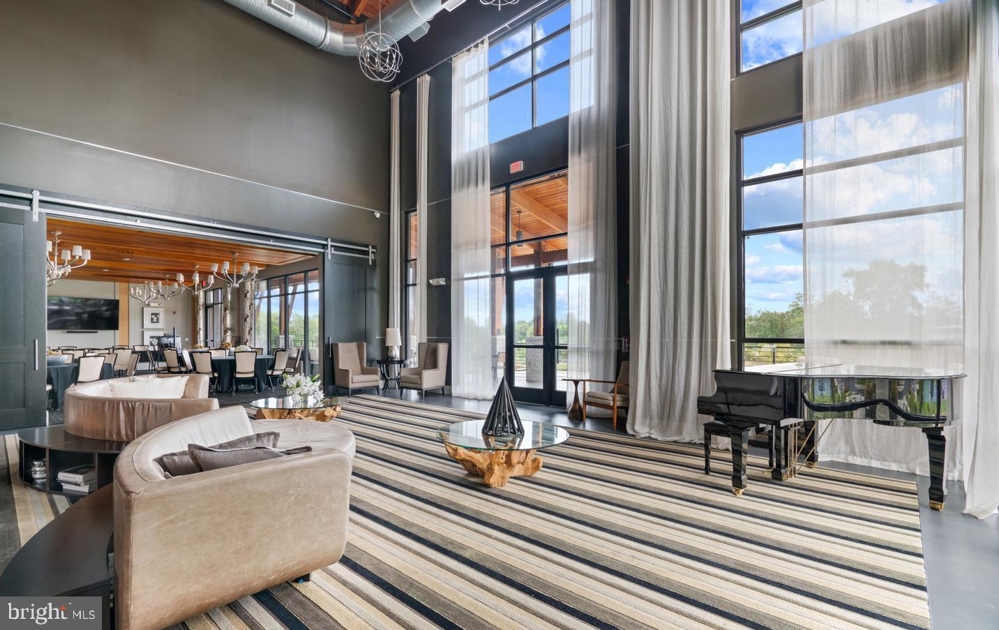 ONE LOUDOUN - Residential