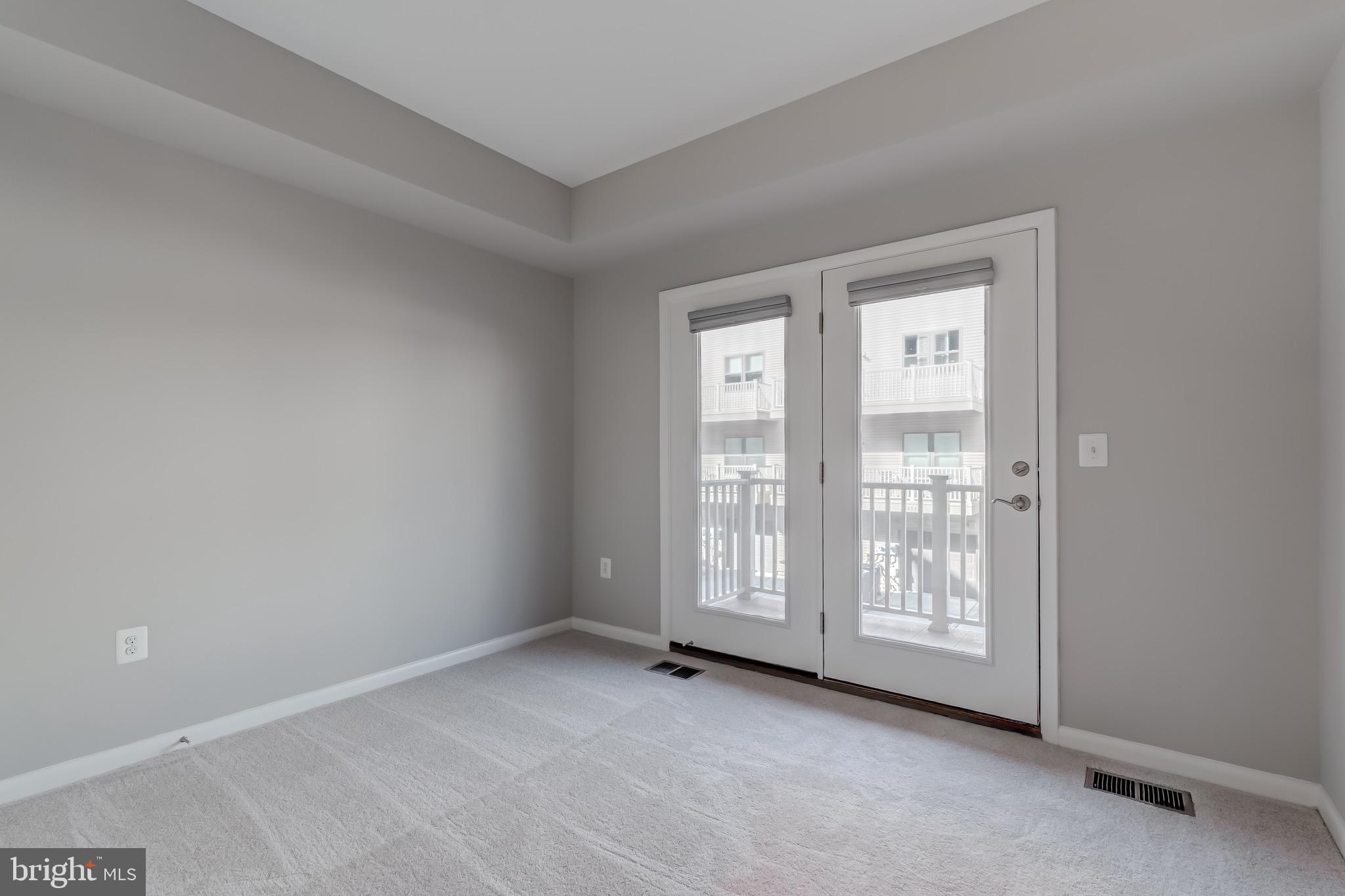 ONE LOUDOUN - Residential