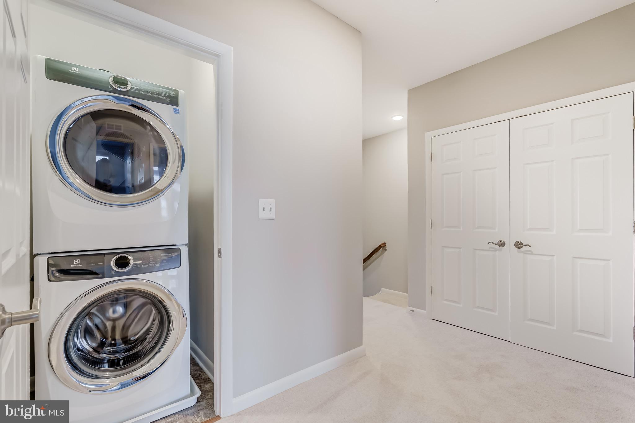 ONE LOUDOUN - Residential