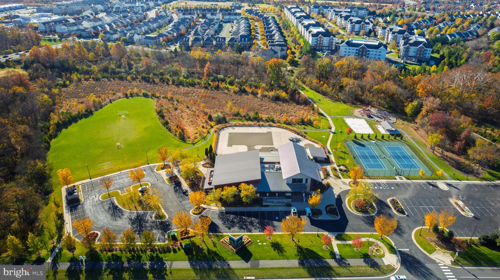 ONE LOUDOUN - Residential