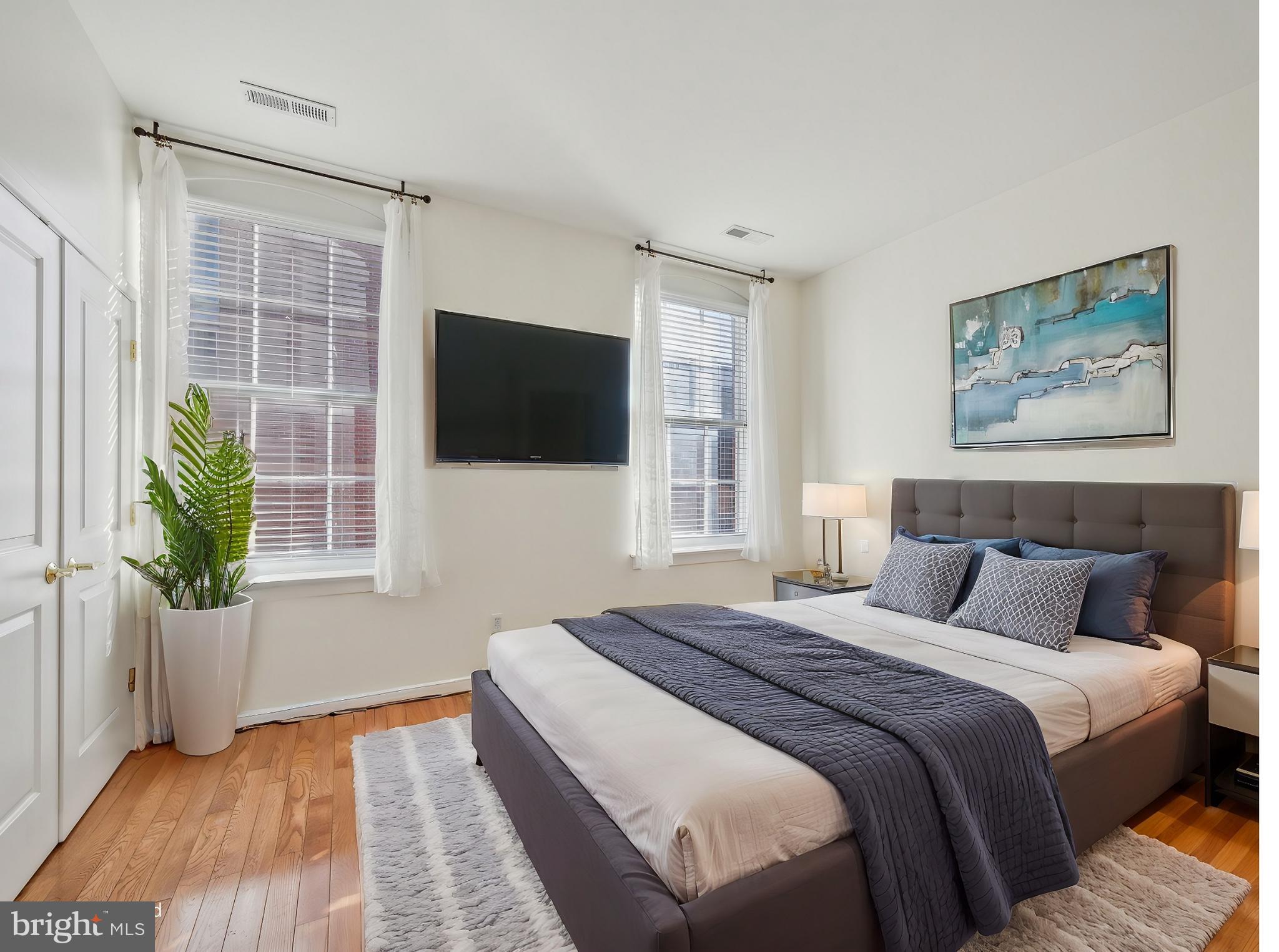 OLD CITY - Residential