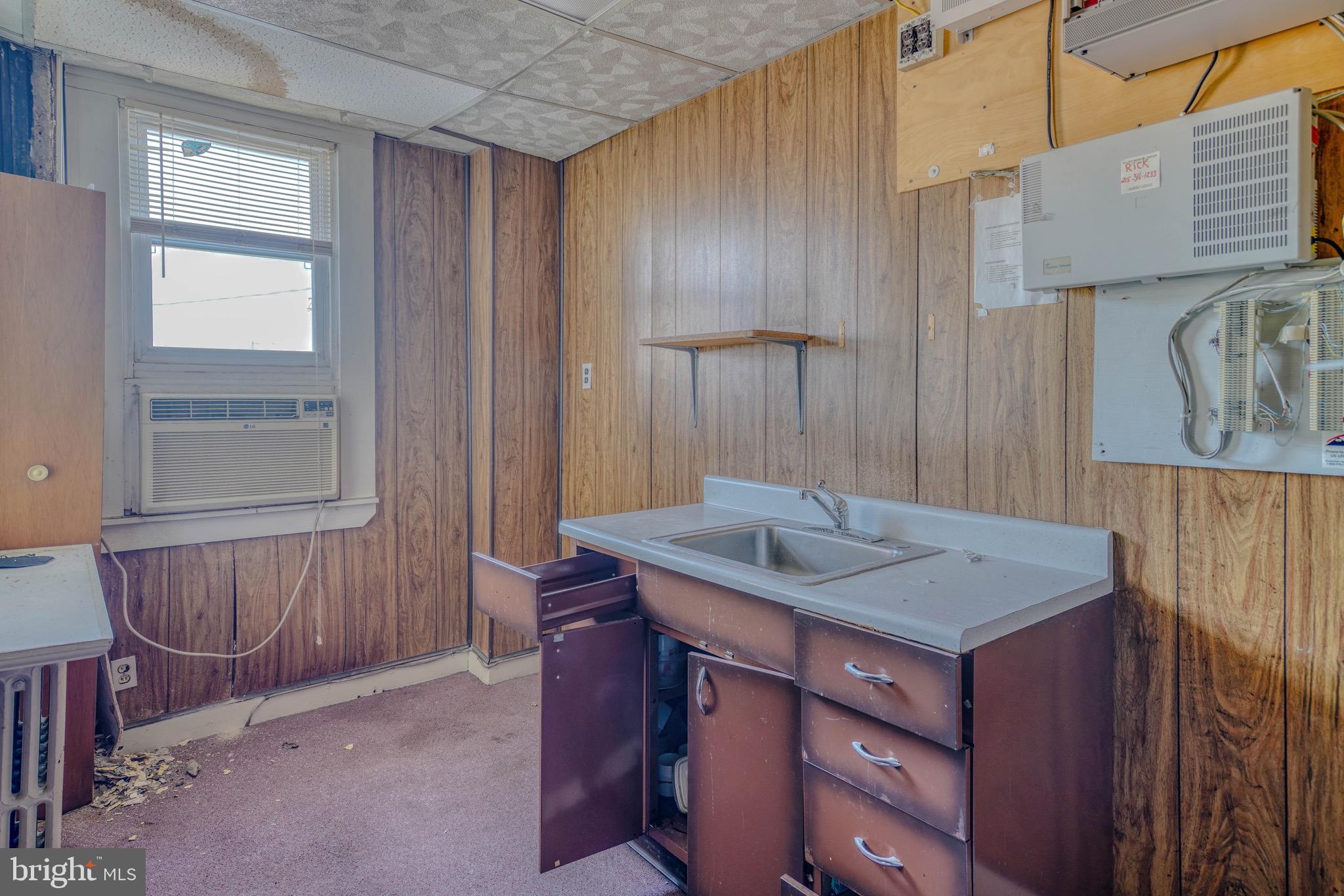 WEST OAK LANE - Commercial Sale