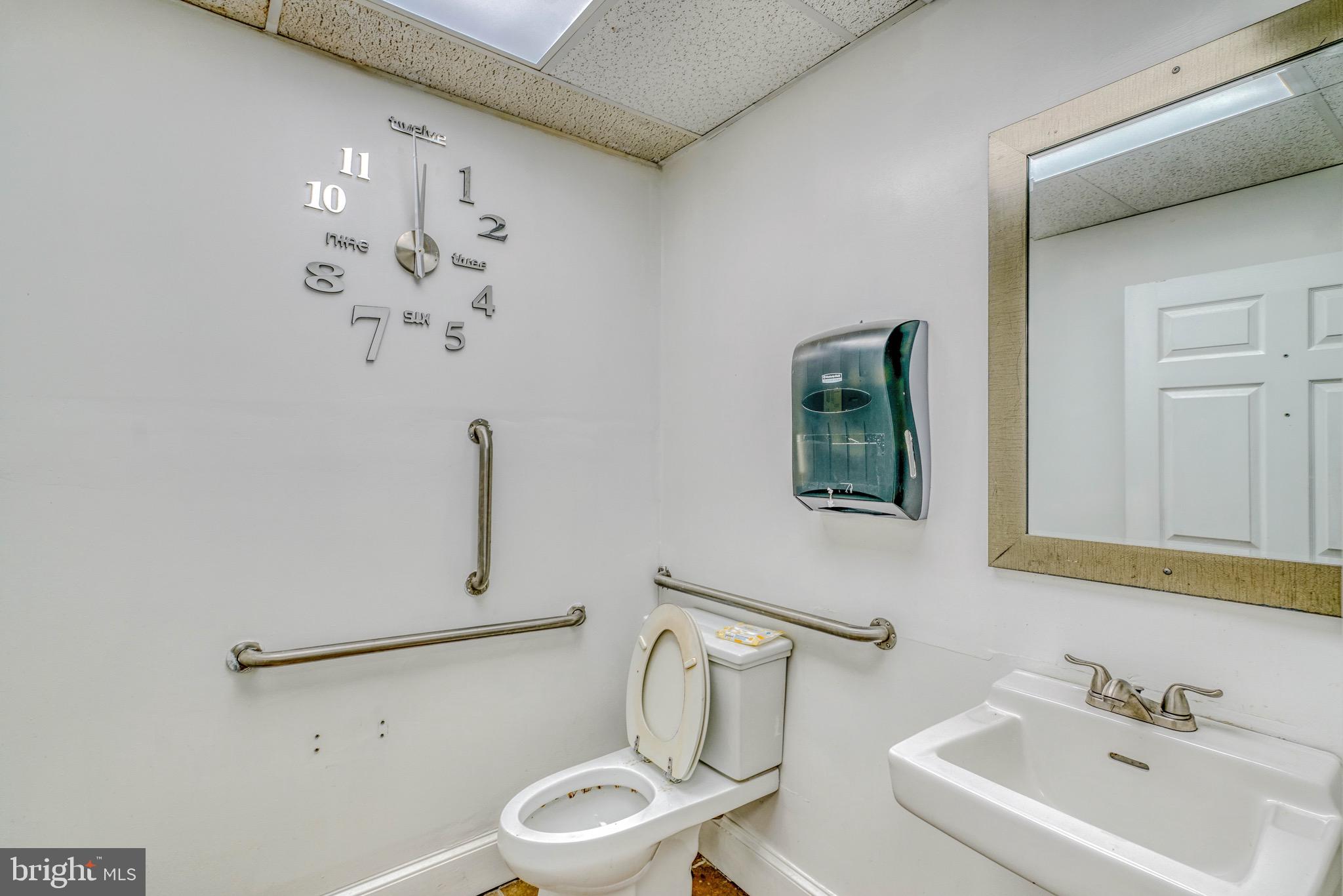 WEST OAK LANE - Commercial Sale