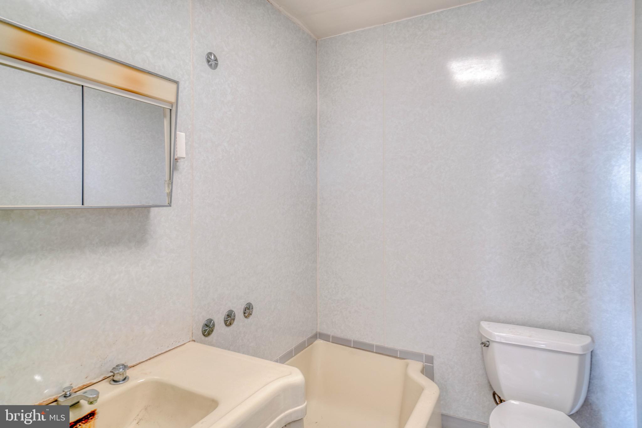 WEST OAK LANE - Commercial Sale