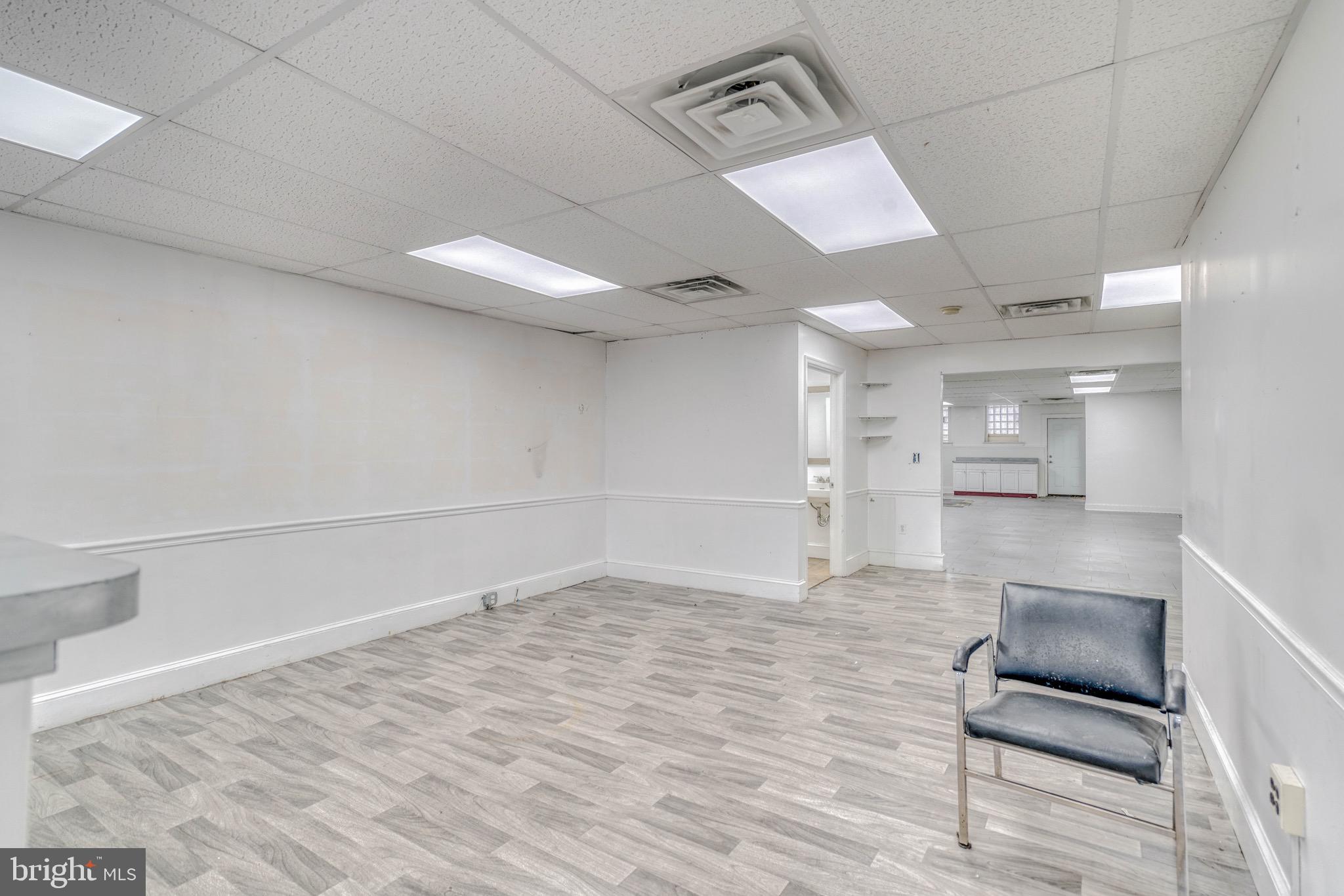 WEST OAK LANE - Commercial Sale