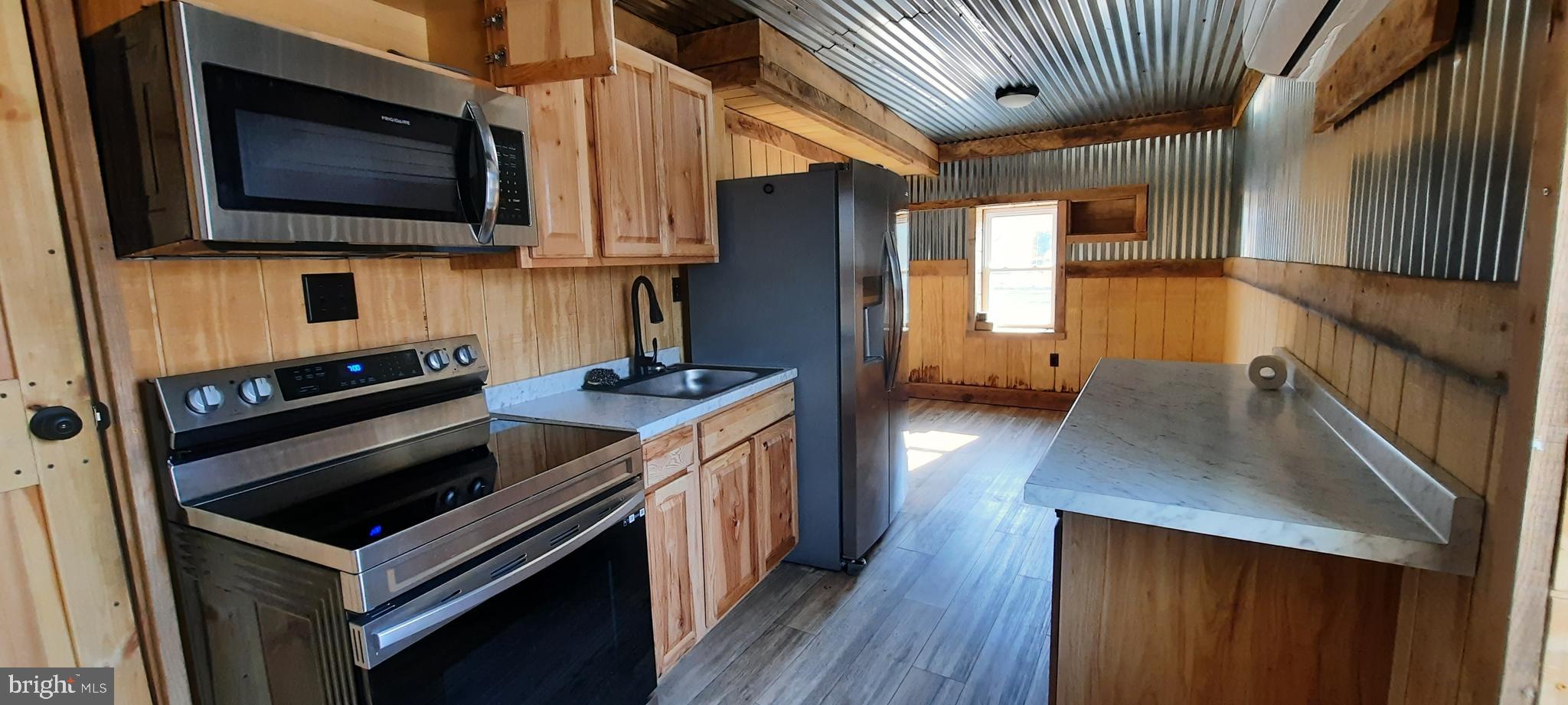 DOWNTOWN FRONT ROYAL - Residential Lease