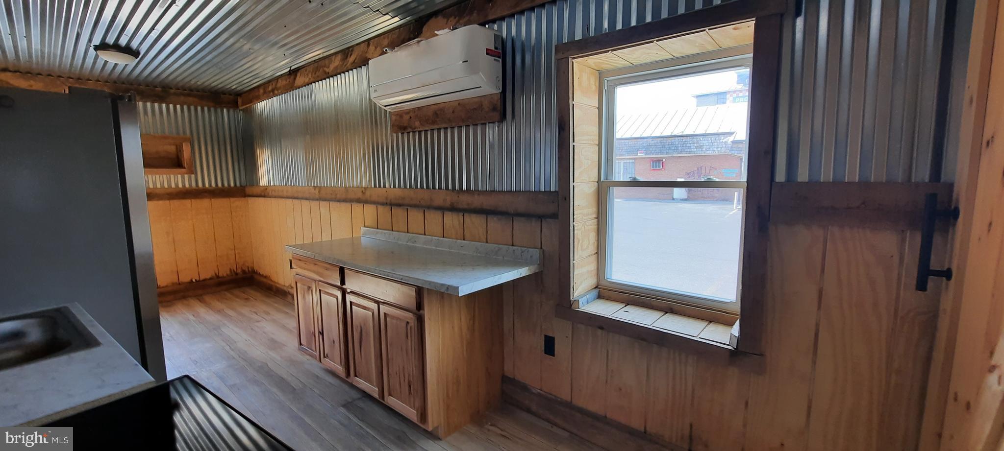 DOWNTOWN FRONT ROYAL - Residential Lease