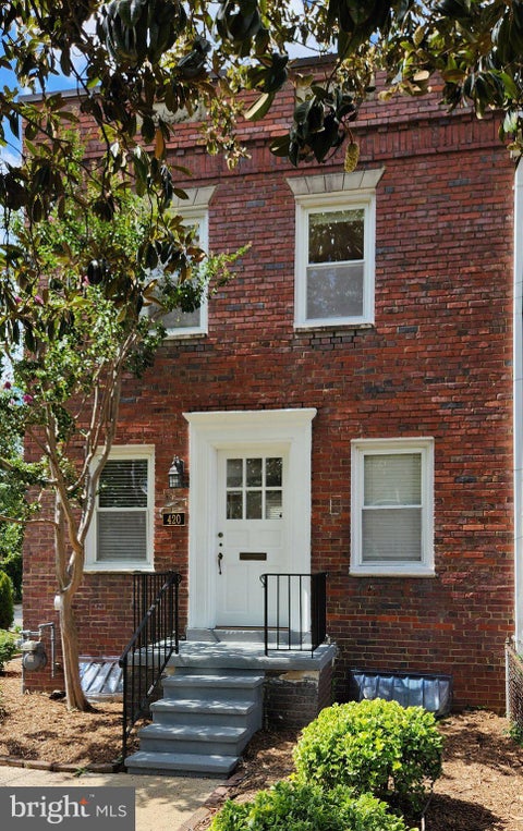 Photo of 420 Earl Street, ALEXANDRIA, VA 22314 (MLS # VAAX2066310)