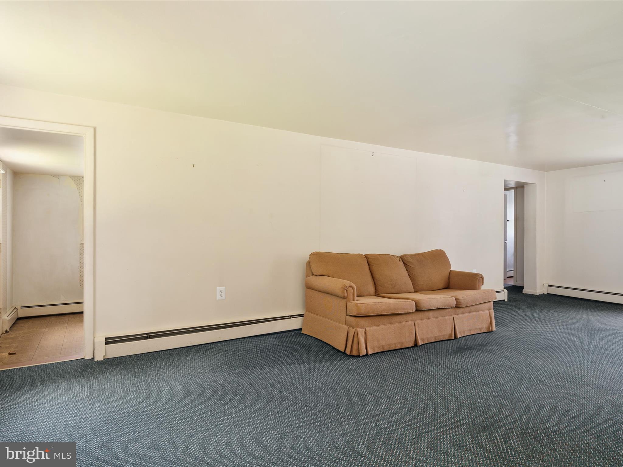 COLONIAL GARDENS - Residential