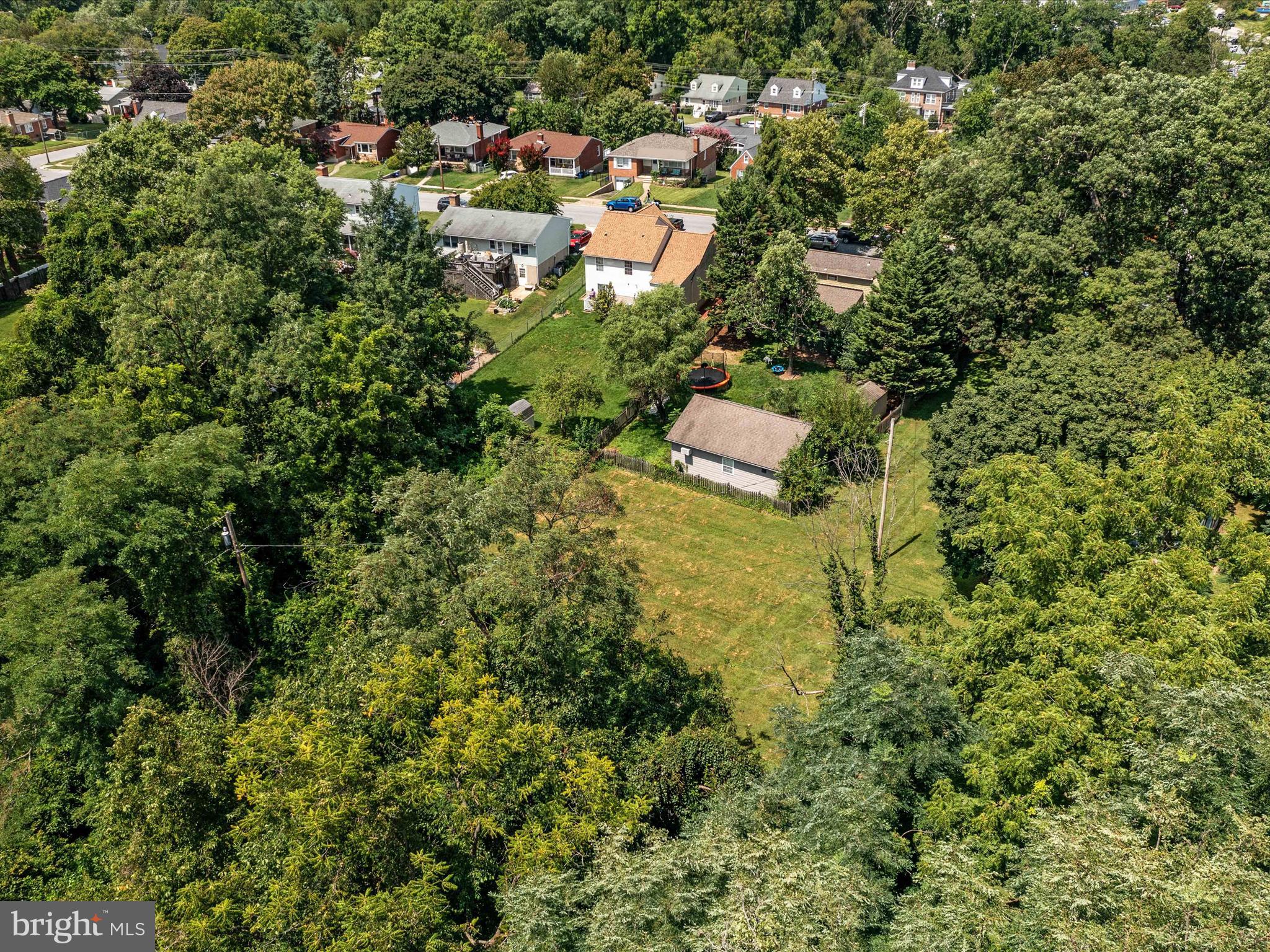 COLONIAL GARDENS - Residential