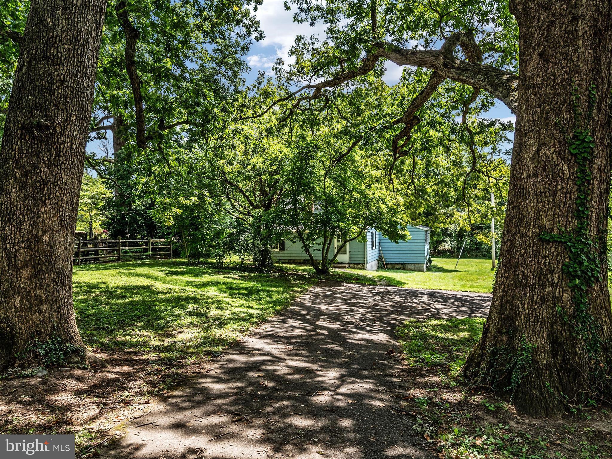 COLONIAL GARDENS - Residential