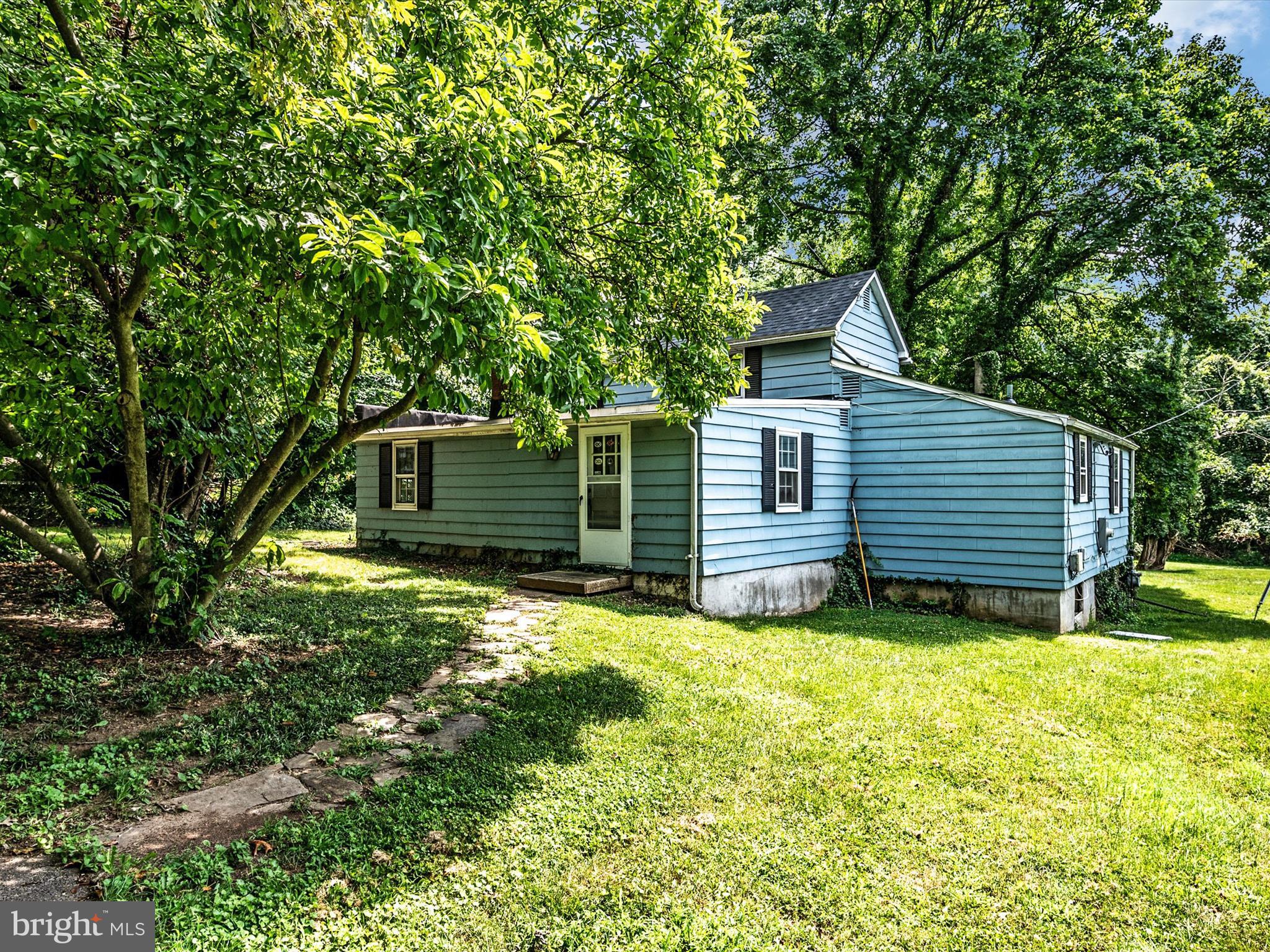 COLONIAL GARDENS - Residential