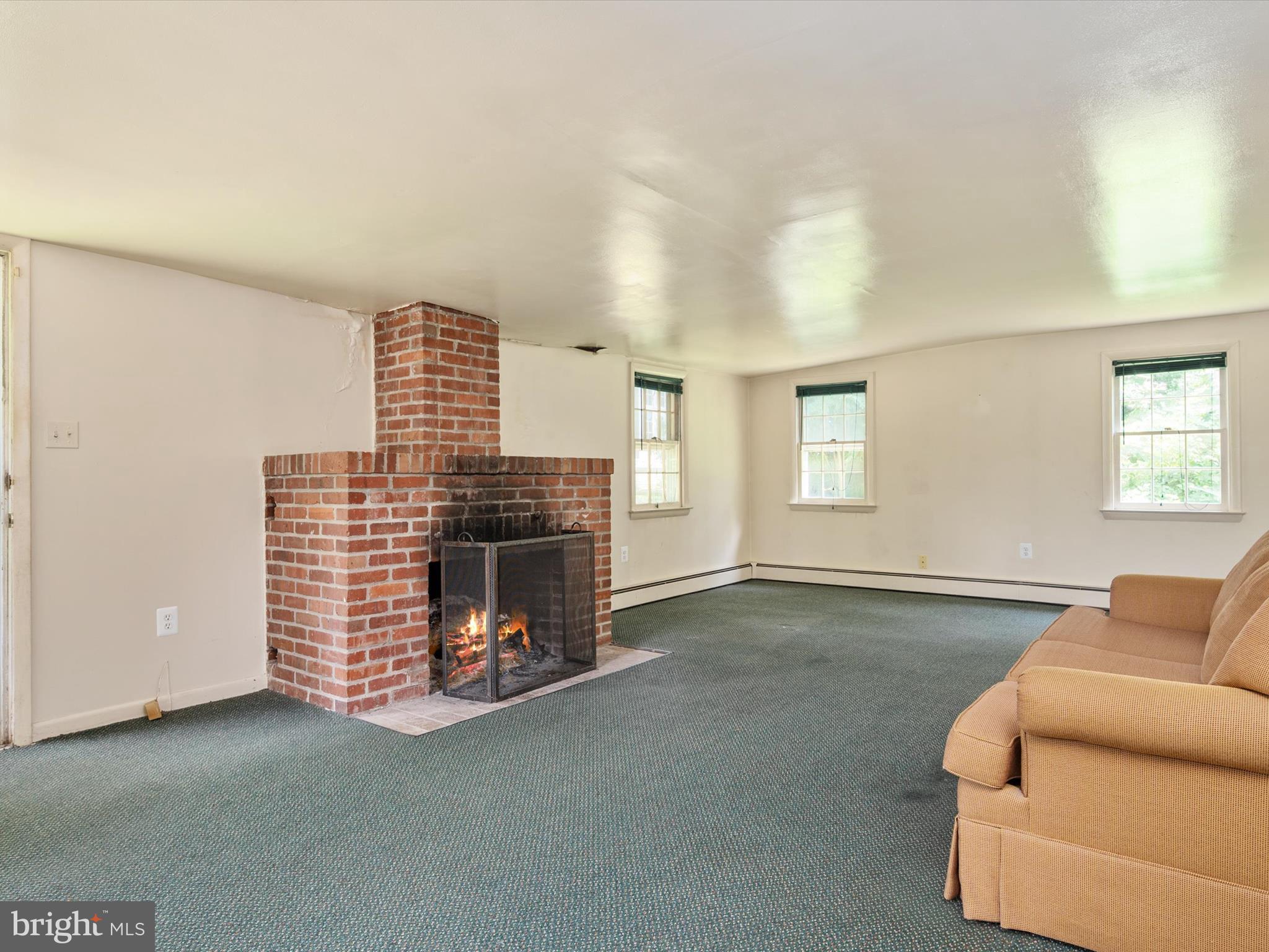 COLONIAL GARDENS - Residential